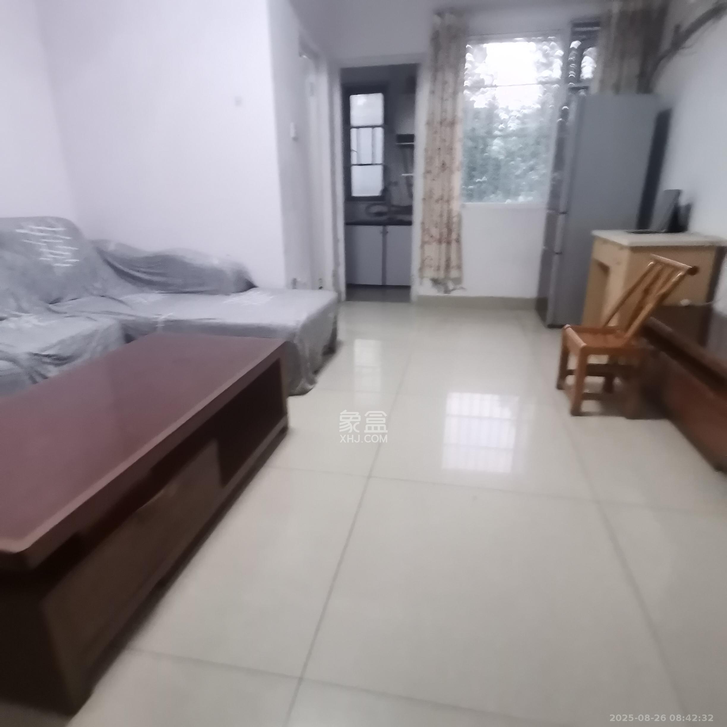 长房凤凰佳园 1室1厅1卫 1300.0元/月 长房凤凰佳园 1室1厅1卫 1300.0元/月室内图