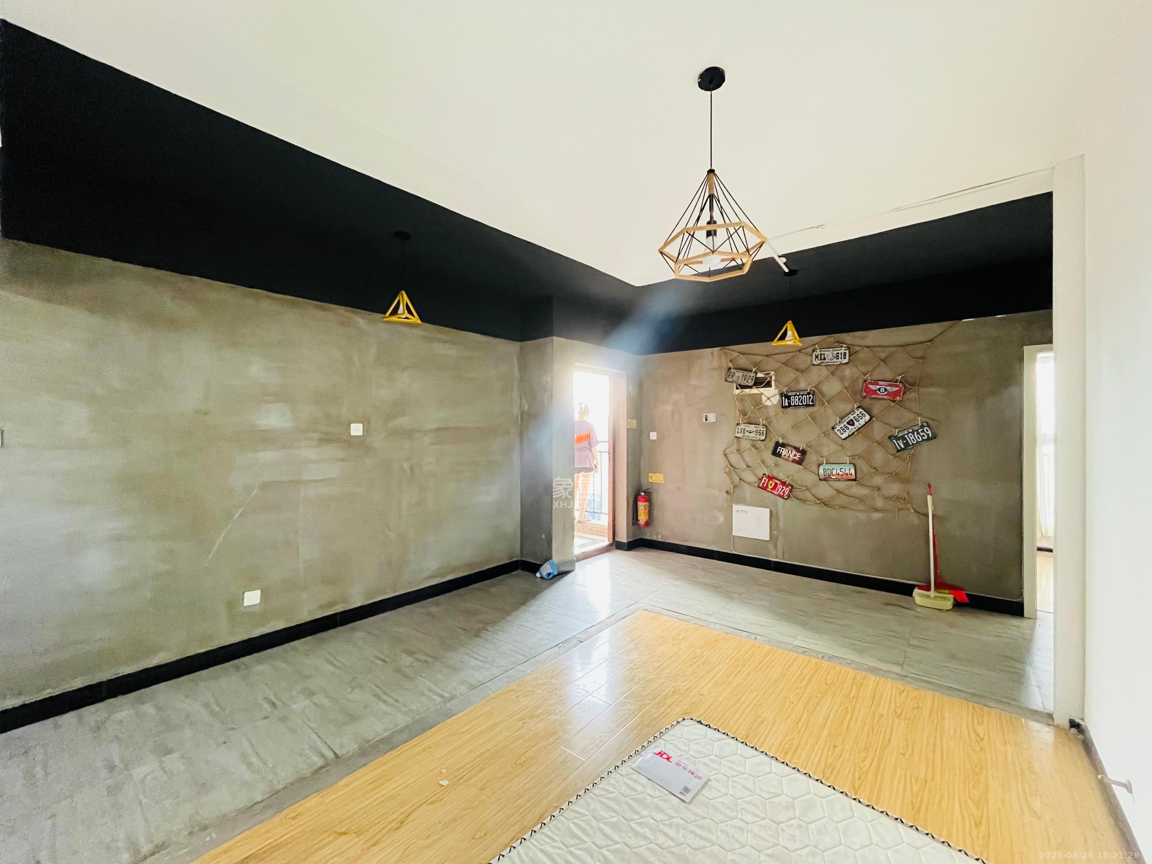 荣盛花语书苑  4室1厅2卫    2600.0元/月室内图