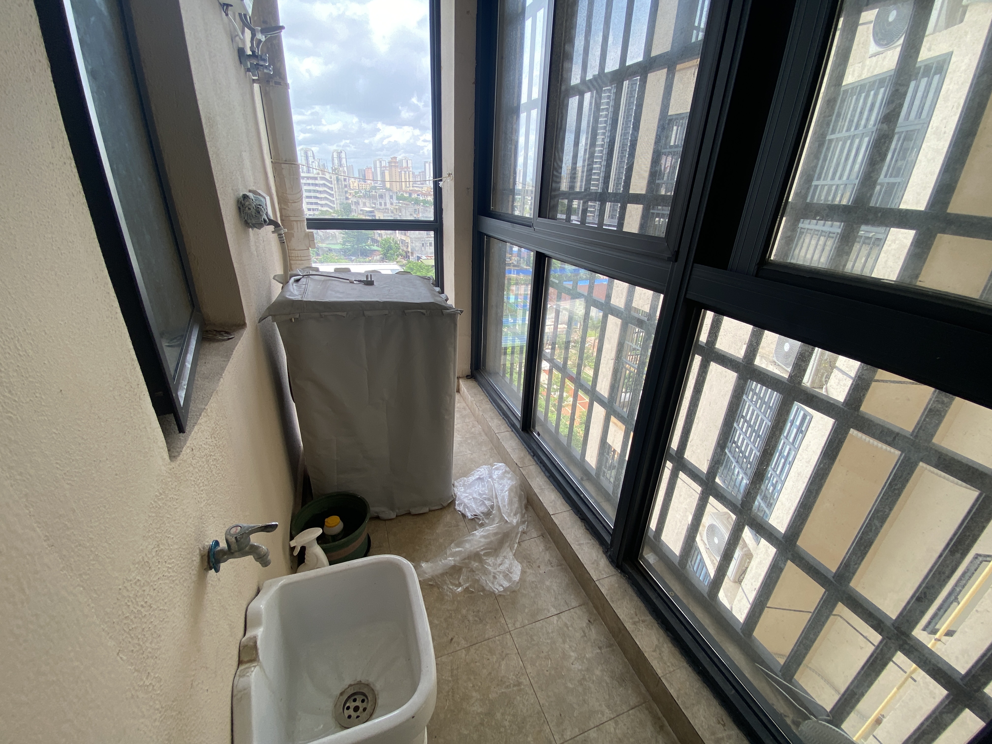 粤泰滨江花园 2室1厅1卫 2300.0元/月 粤泰滨江花园 2室1厅1卫 2300.0元/月室内图