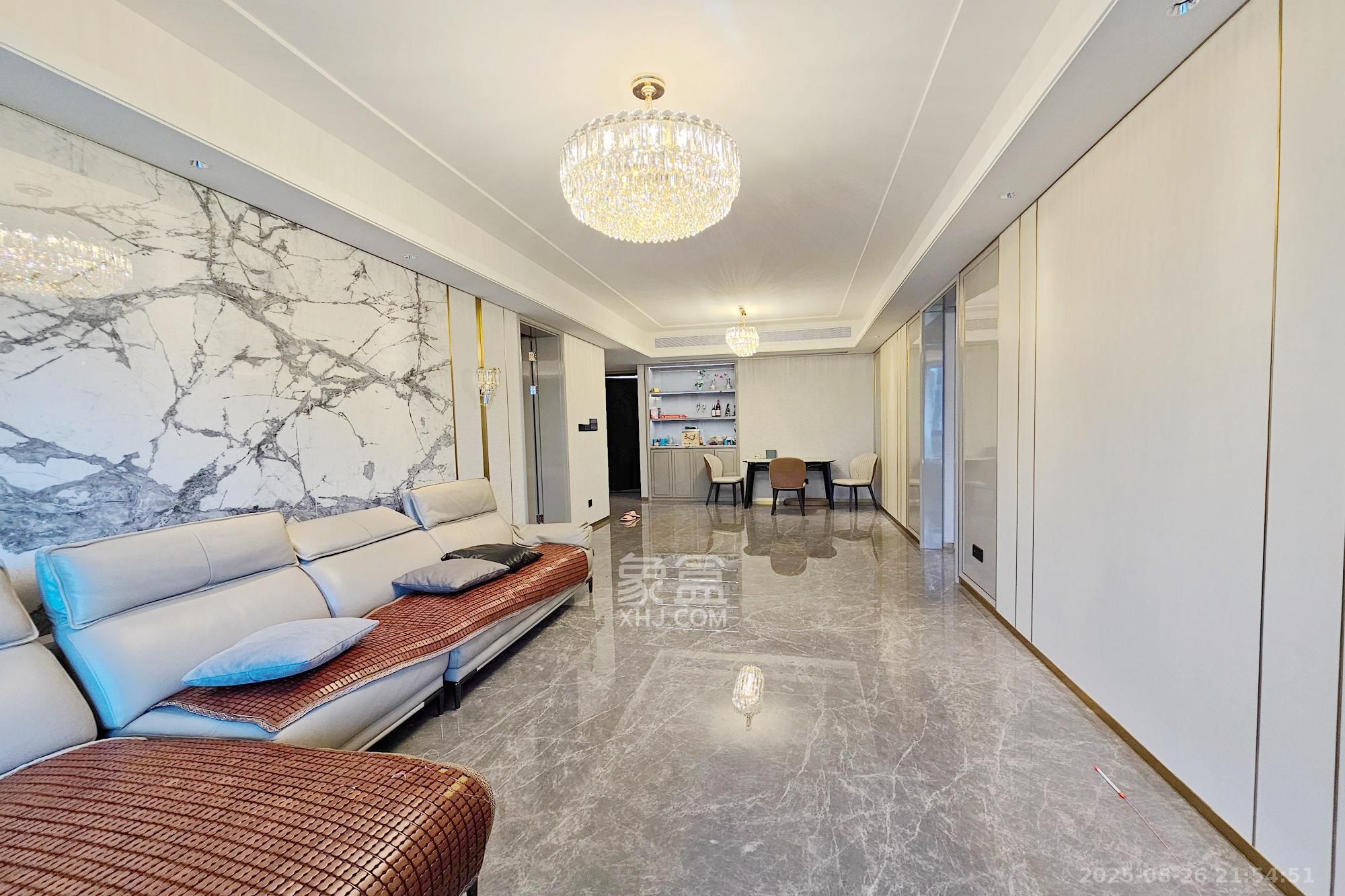 运达滨河广场  3室1厅1卫    348.0万客厅