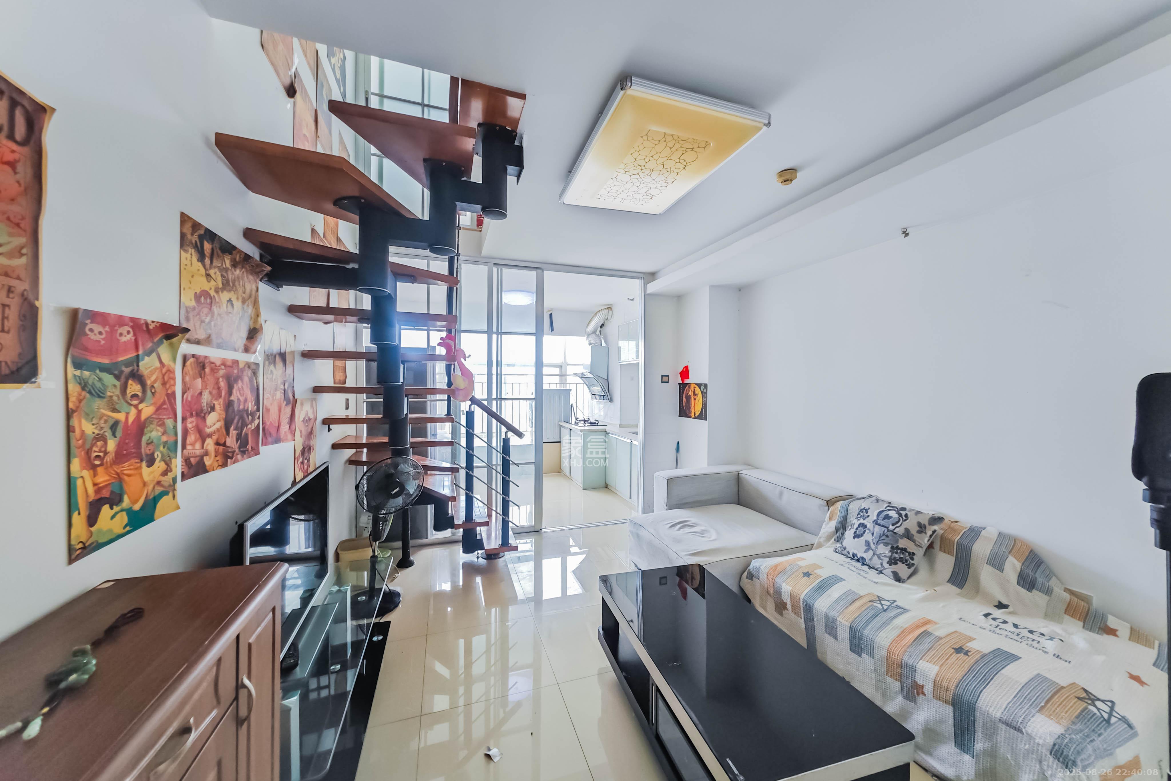 金色loft(鑫秋大厦)  2室1厅1卫    38.5万 金色loft(鑫秋大厦)  2室1厅1卫    38.5万客厅