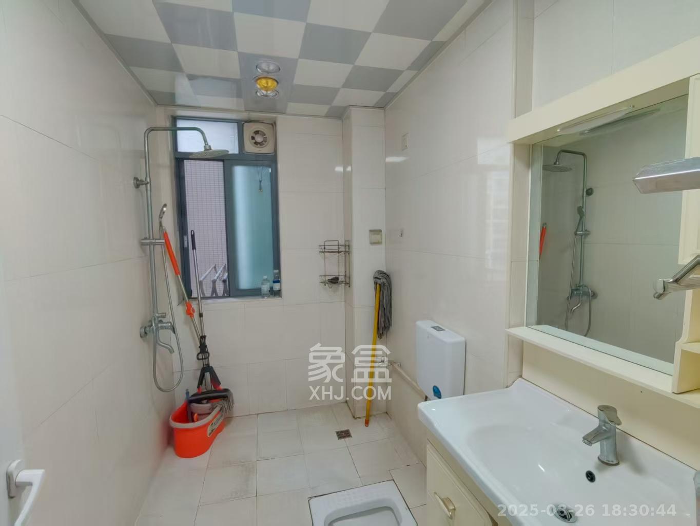 银港水晶城  3室2厅2卫    2600.0元/月