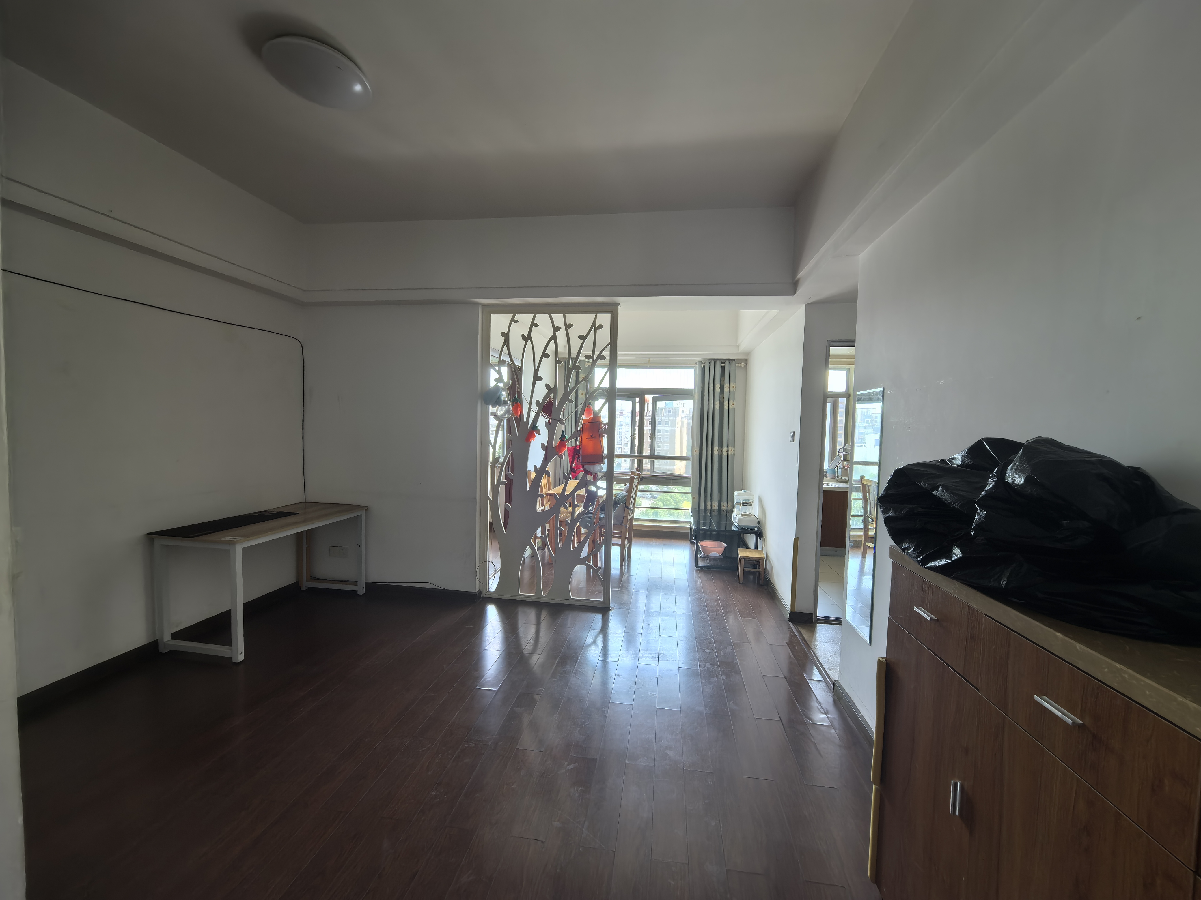 环宇天地、中海地产(中信城市广场二期)  2室2厅1卫    1700.0元/月 环宇天地、中海地产(中信城市广场二期)  2室2厅1卫    1700.0元/月户型图