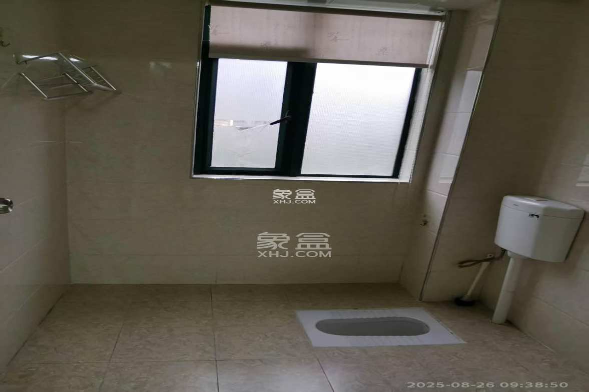 银桂苑  5室2厅1卫    3500.0元/月 银桂苑  5室2厅1卫    3500.0元/月室内图