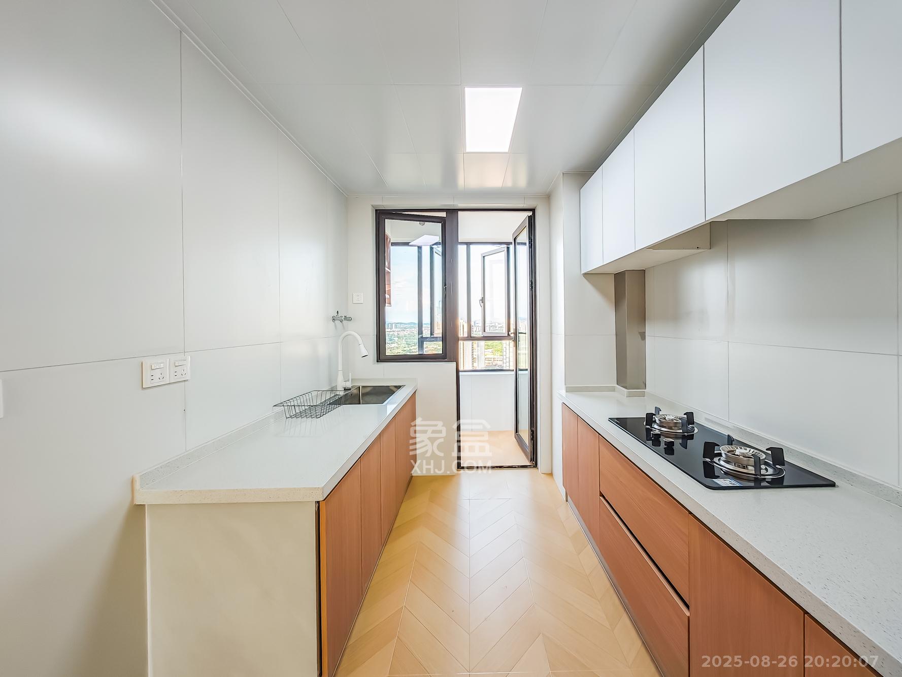 绿地海外滩二期  1室0厅0卫    79.8万 绿地海外滩二期  1室0厅0卫    79.8万厨房