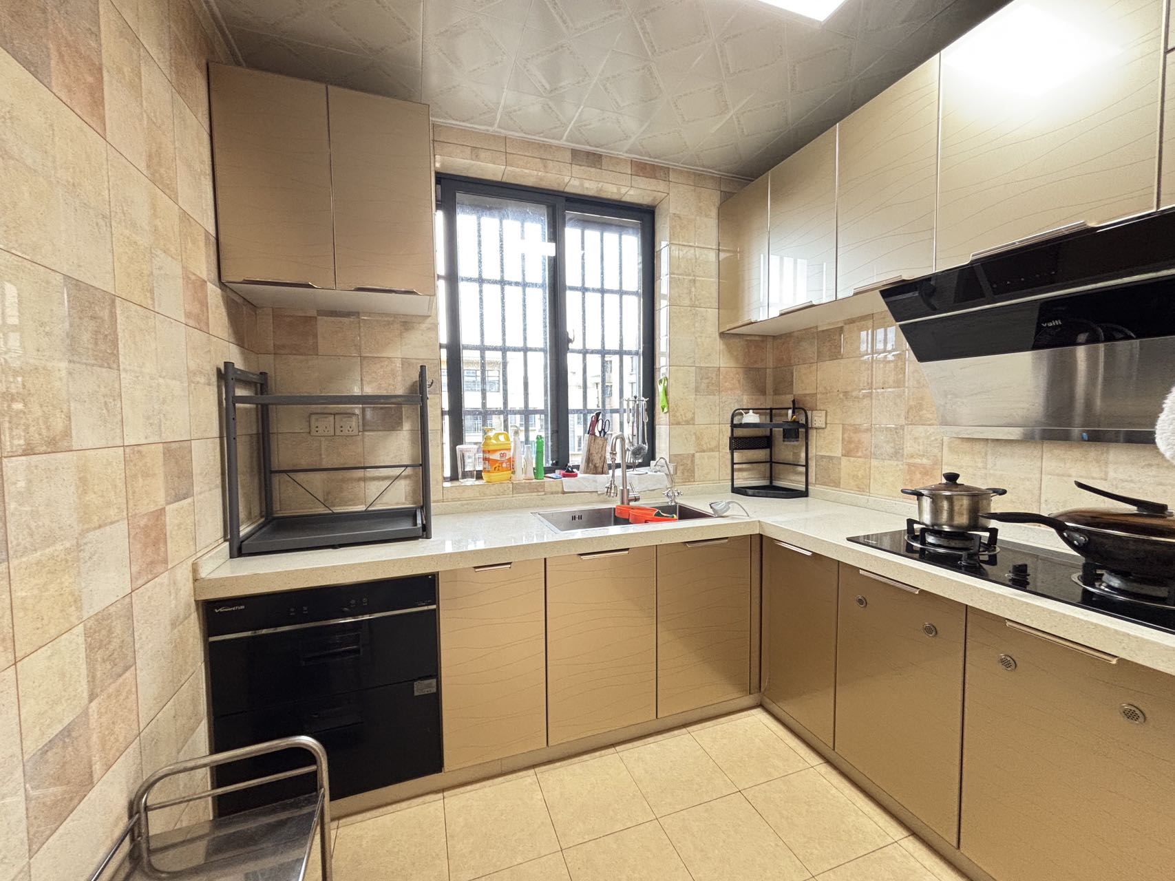 颐养公社阳光城 3室2厅2卫 3200.0元/月 颐养公社阳光城 3室2厅2卫 3200.0元/月室内图