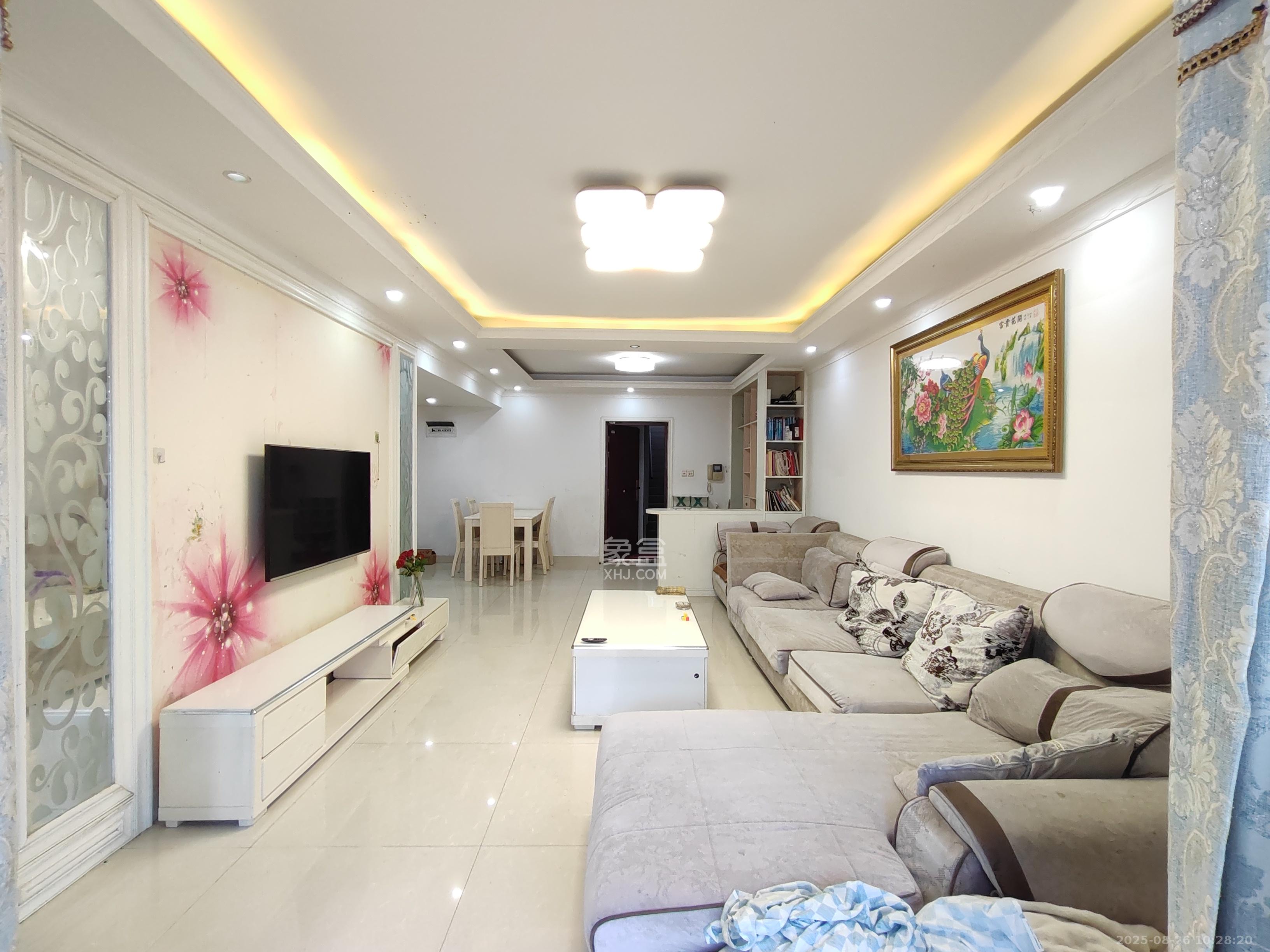 三一街区  2室2厅1卫    1400.0元/月室内图