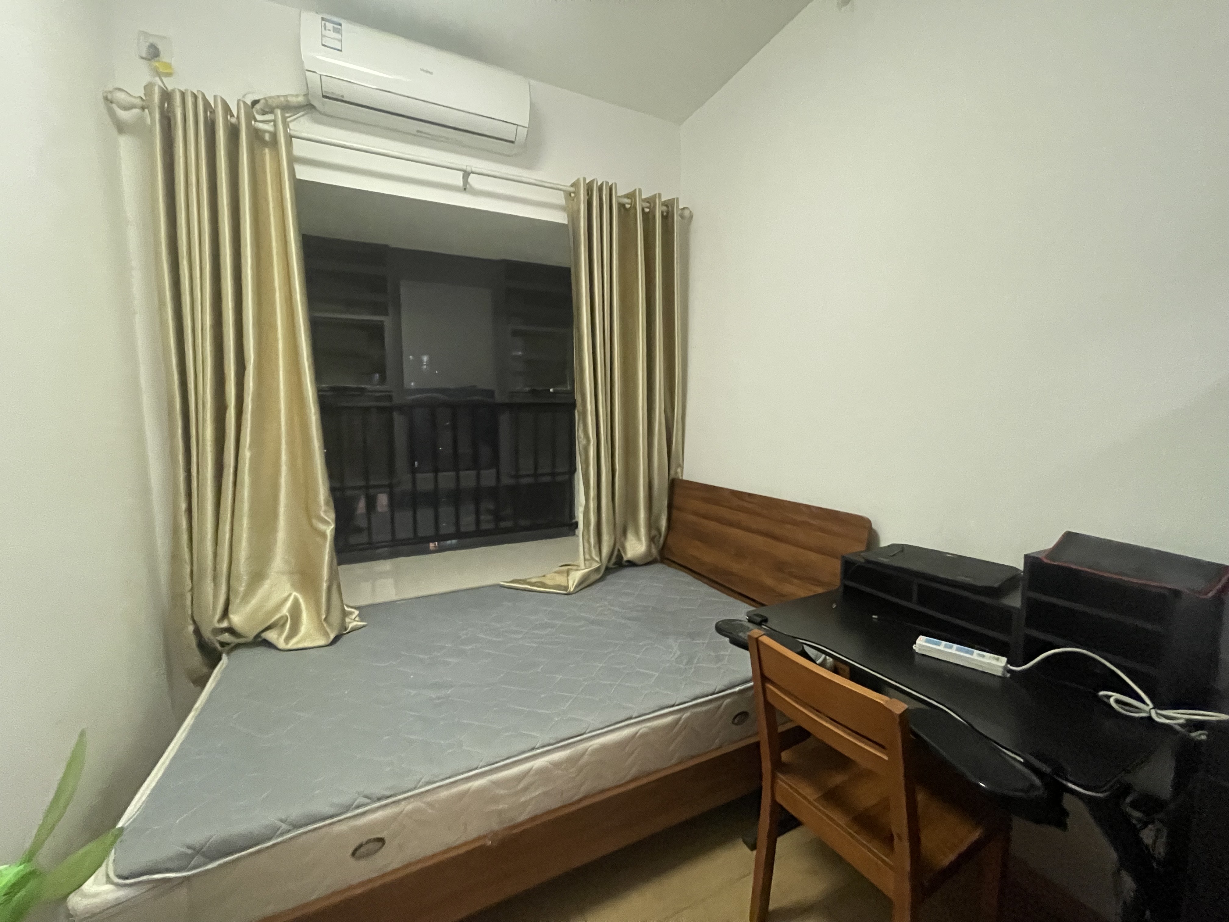 碧桂园一、二期(中央首府) 3室1厅1卫 2300.0元/月 碧桂园一、二期(中央首府) 3室1厅1卫 2300.0元/月室内图