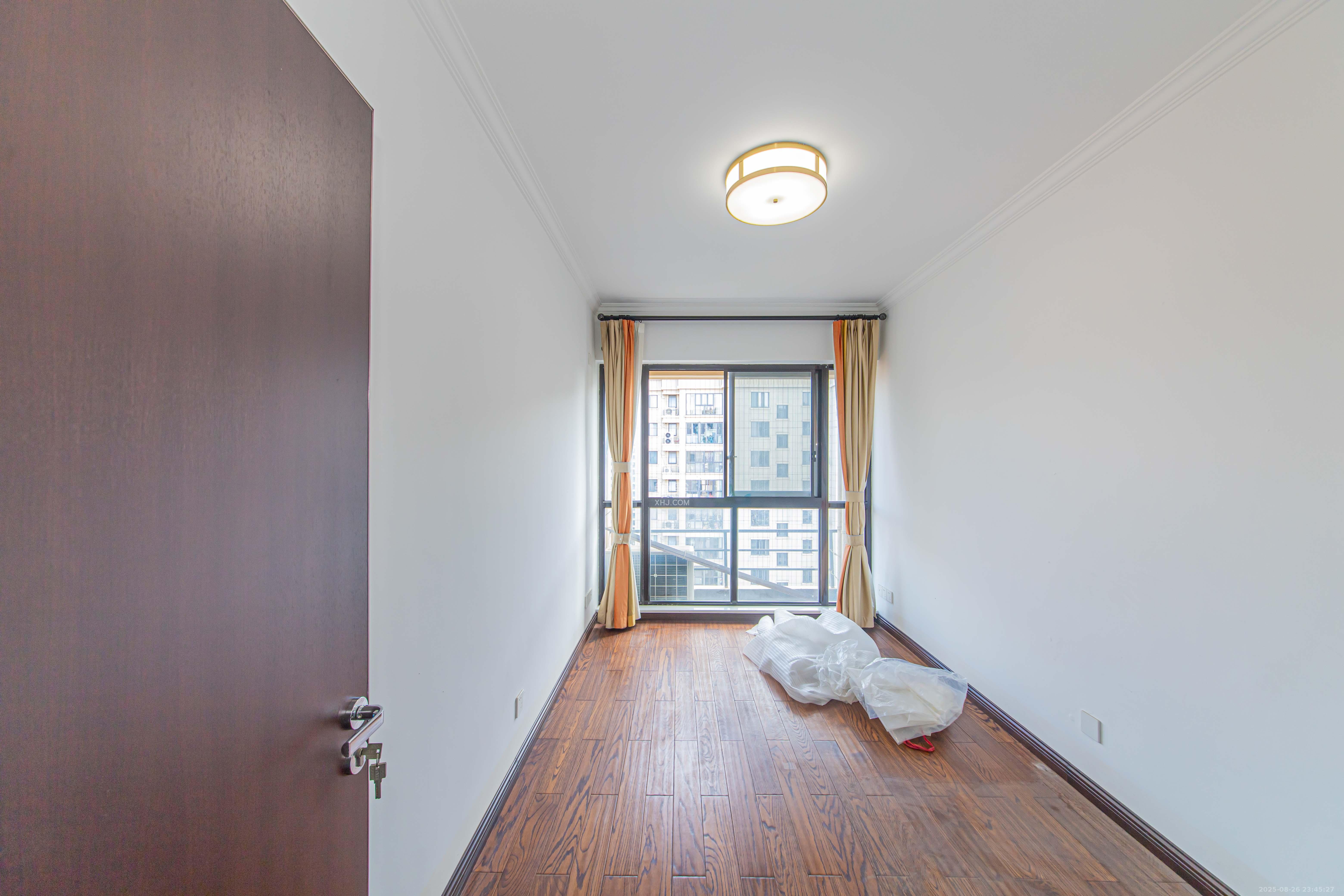 鑫远玲珑  3室2厅2卫    145.0万卧室