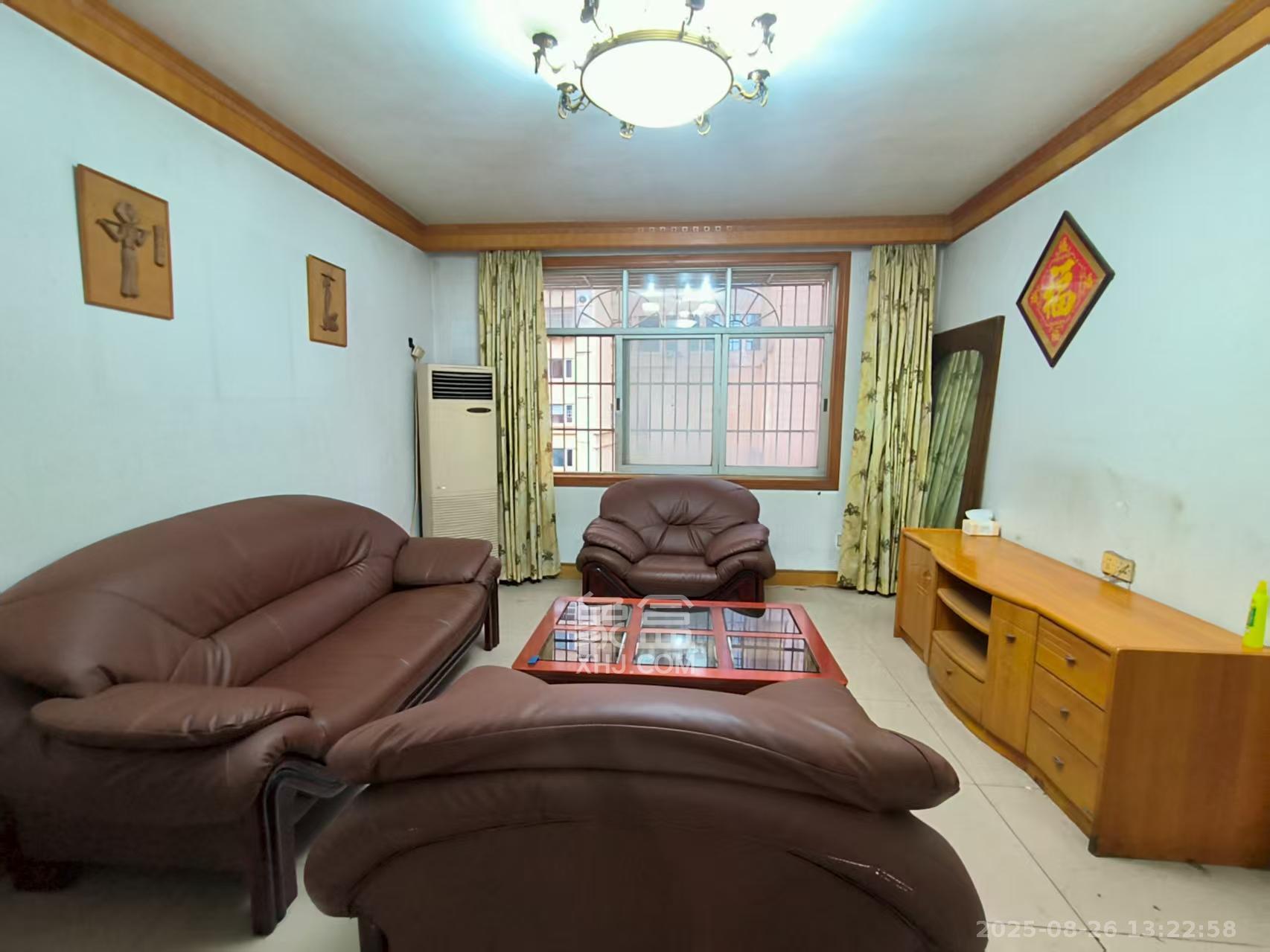 袁家岭省煤炭厅宿舍(芙蓉区省煤炭局小区)  3室1厅1卫    2500.0元/月 袁家岭省煤炭厅宿舍(芙蓉区省煤炭局小区)  3室1厅1卫    2500.0元/月室内图1