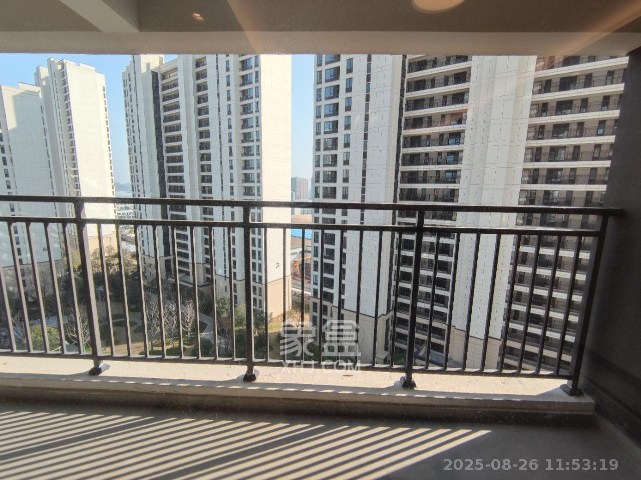 龙湖日盛奕境 3室2厅2卫 2200.0元/月 龙湖日盛奕境 3室2厅2卫 2200.0元/月室内图