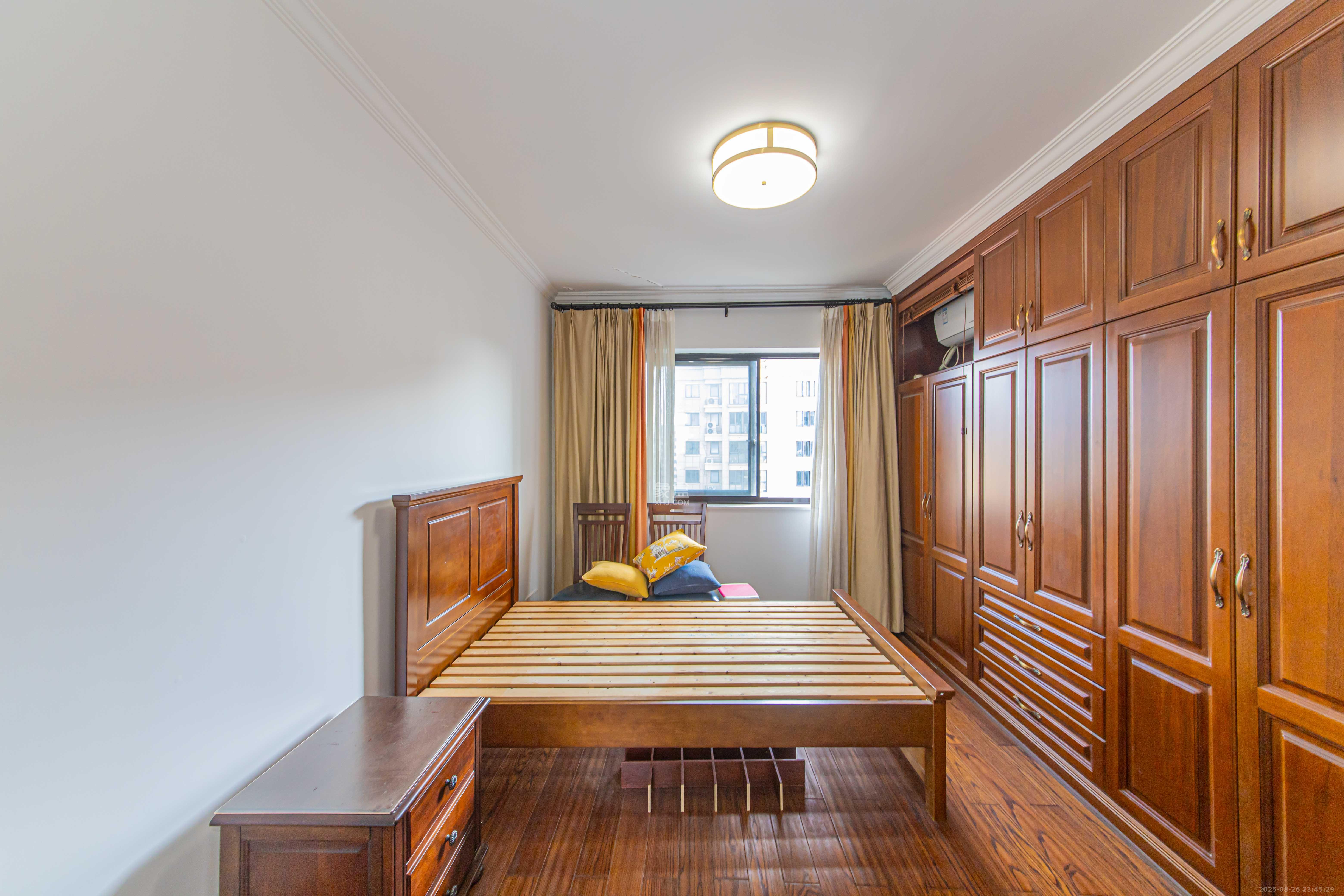 鑫远玲珑  3室2厅2卫    145.0万卧室