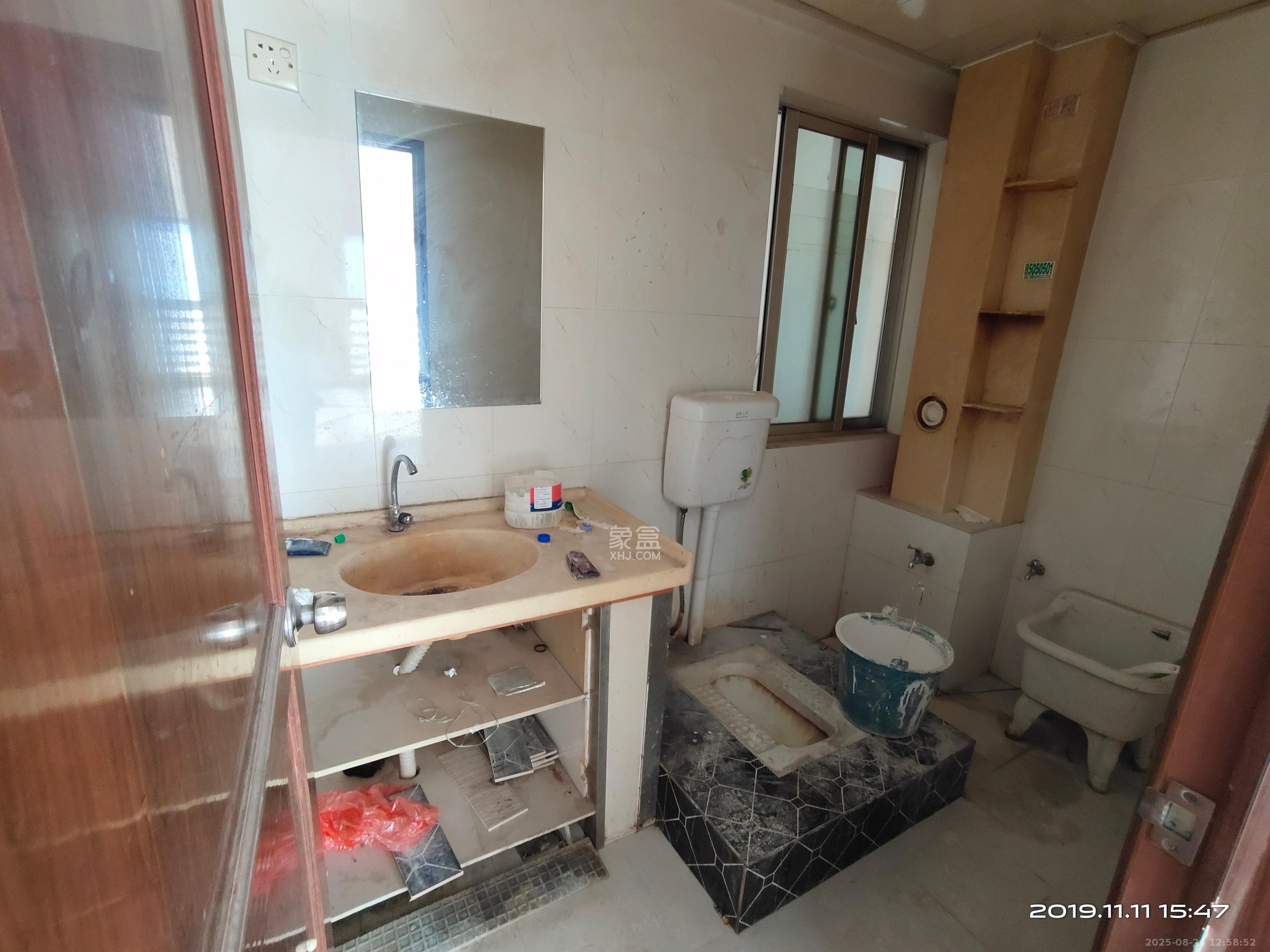 华菱新城地标  3室1厅1卫   2200.00元/月室内图