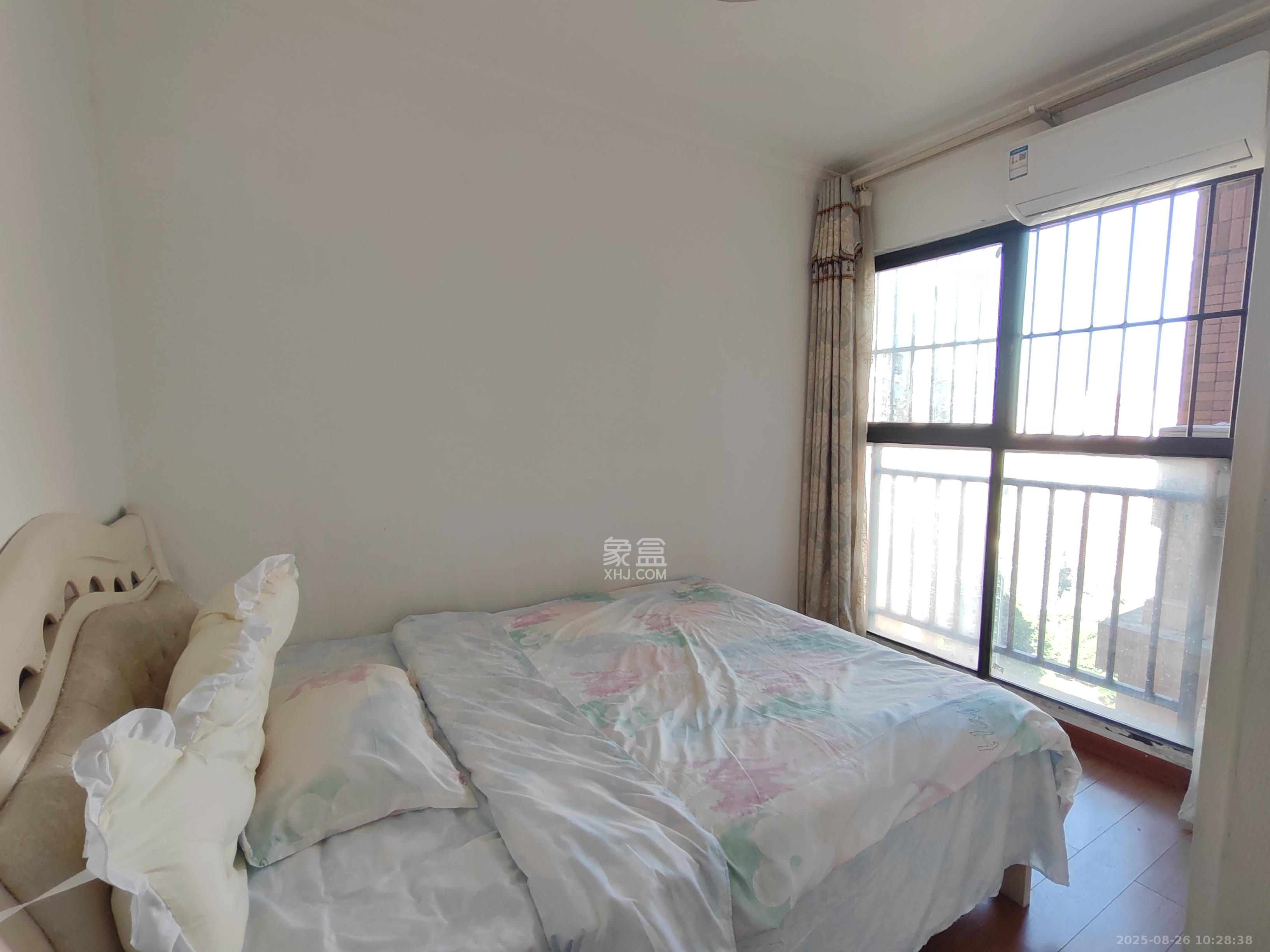 三一街区  2室2厅1卫    1400.0元/月室内图