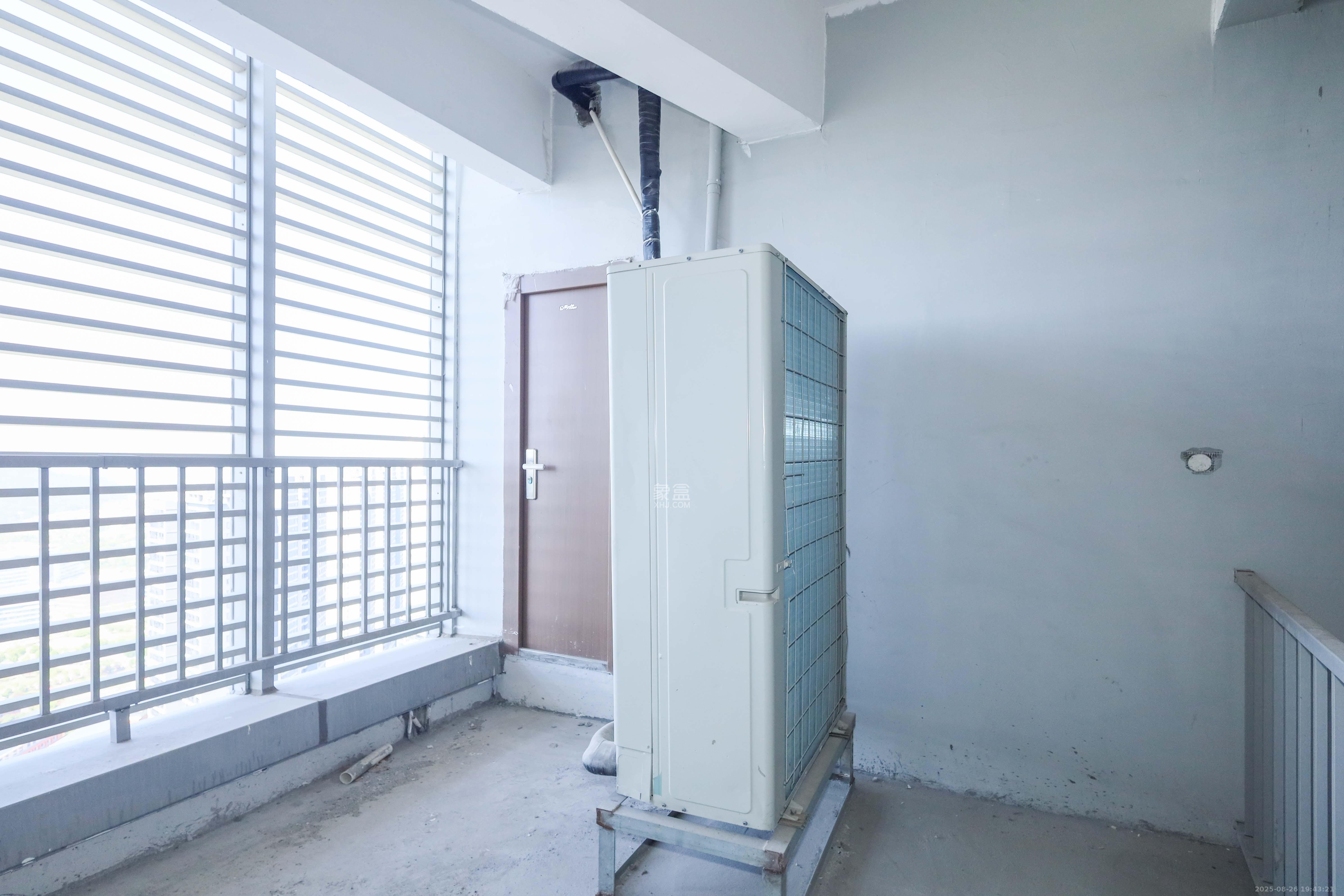 正荣梅溪紫阙台  5室2厅3卫    344.0万卧室