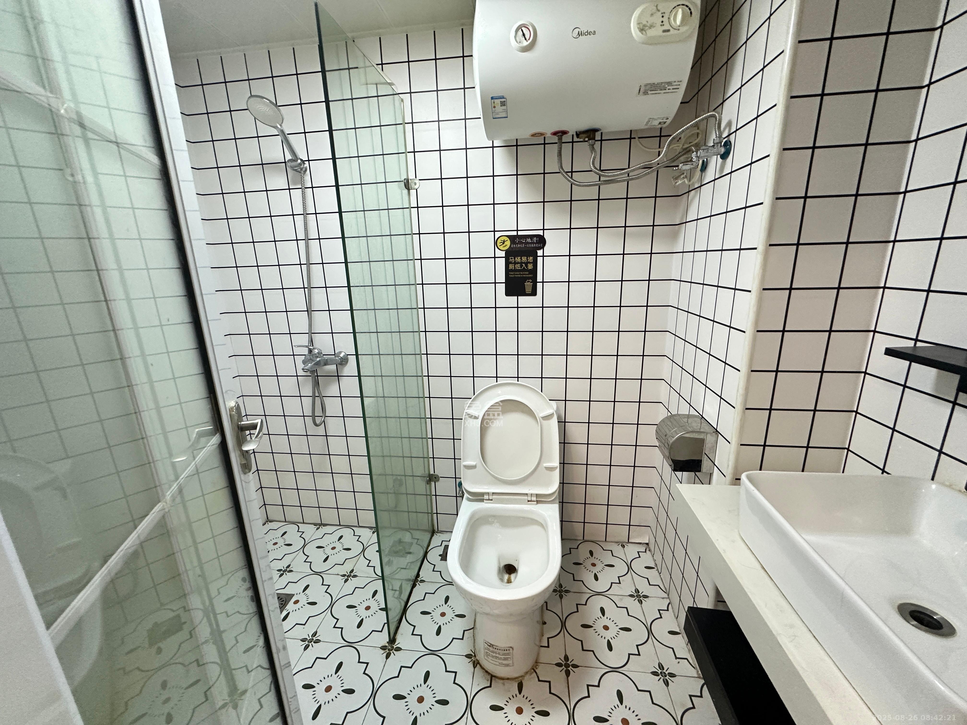 保利国际广场  1室1厅1卫    2200.0元/月 保利国际广场  1室1厅1卫    2200.0元/月室内图