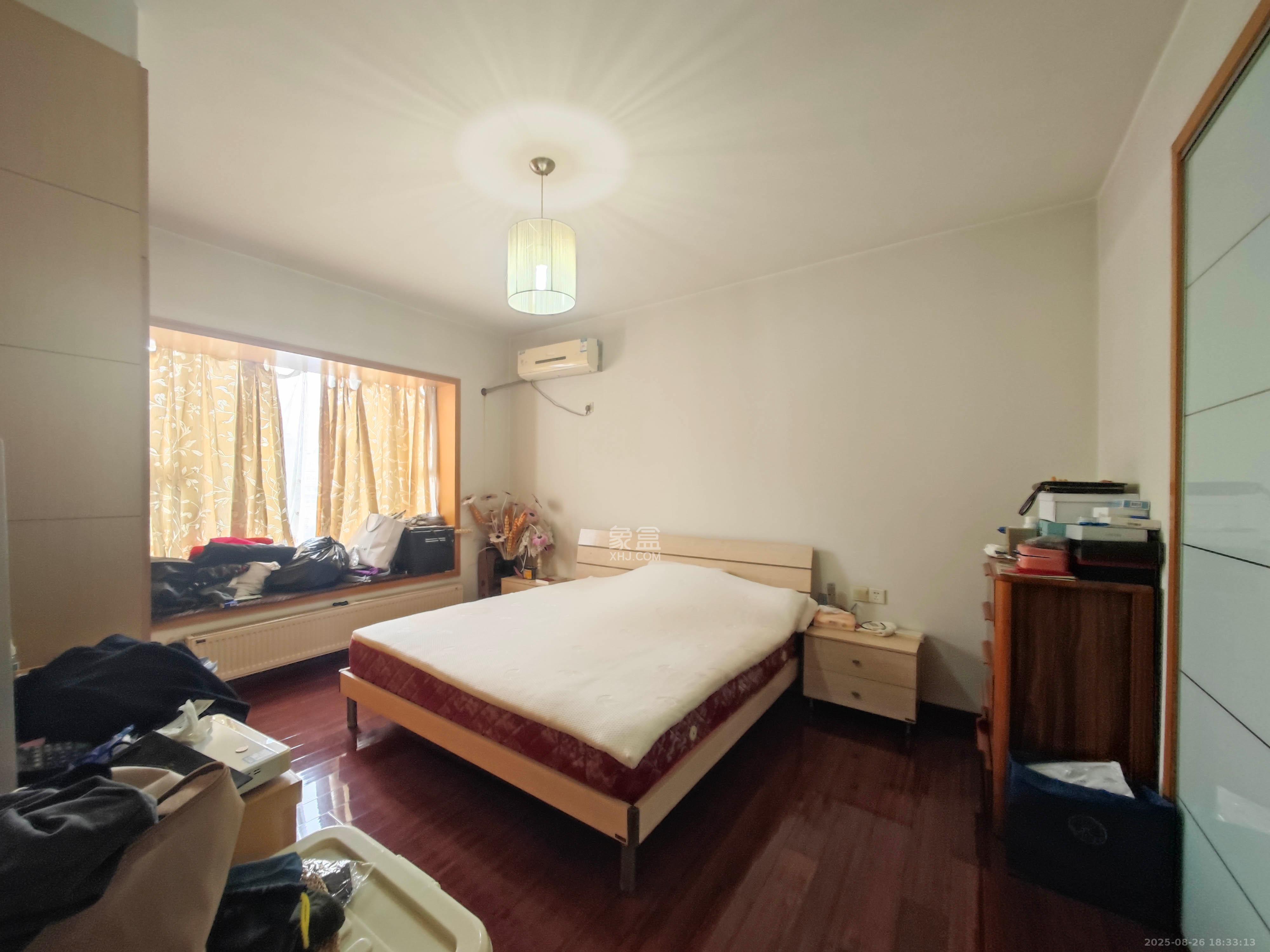 中建桂苑 4室2厅2卫 110.0万 中建桂苑 4室2厅2卫 110.0万卧室