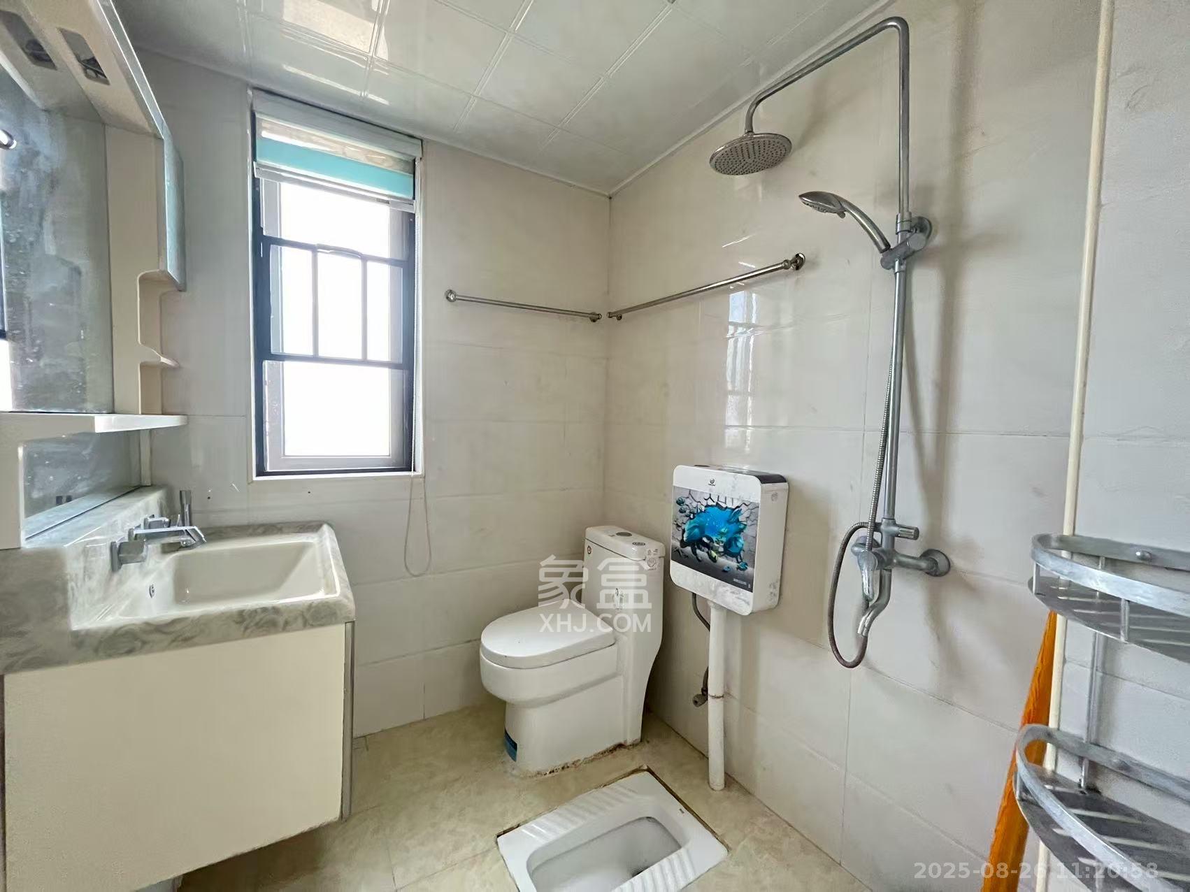 荣盛花语馨苑  3室2厅1卫    2600.0元/月 荣盛花语馨苑  3室2厅1卫    2600.0元/月室内图