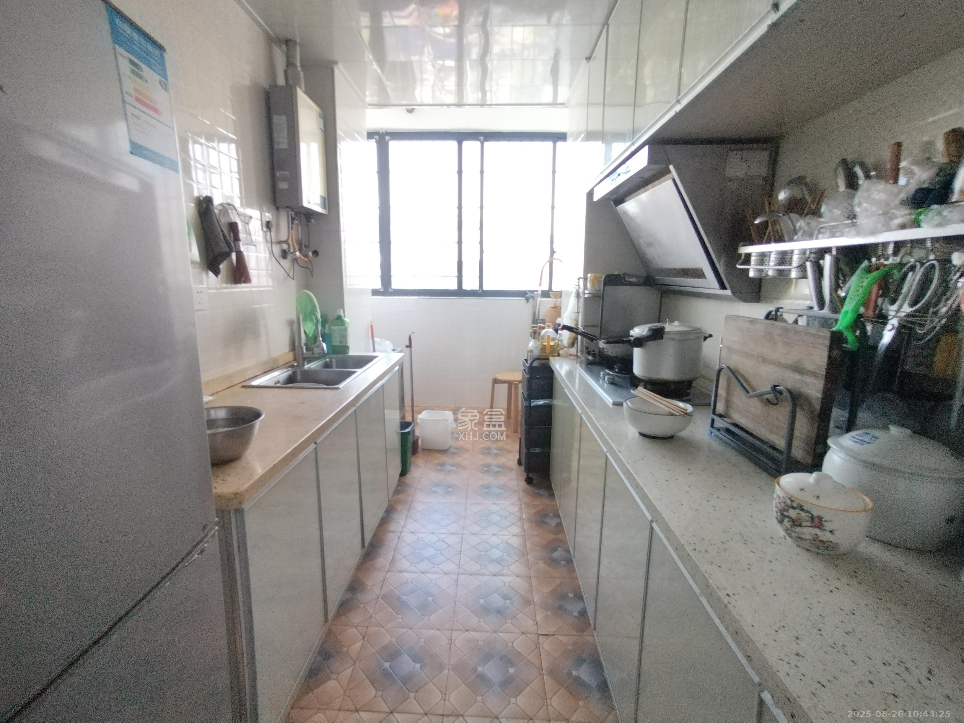 茶山馨苑 3室2厅2卫 3000.0元/月 茶山馨苑 3室2厅2卫 3000.0元/月室内图