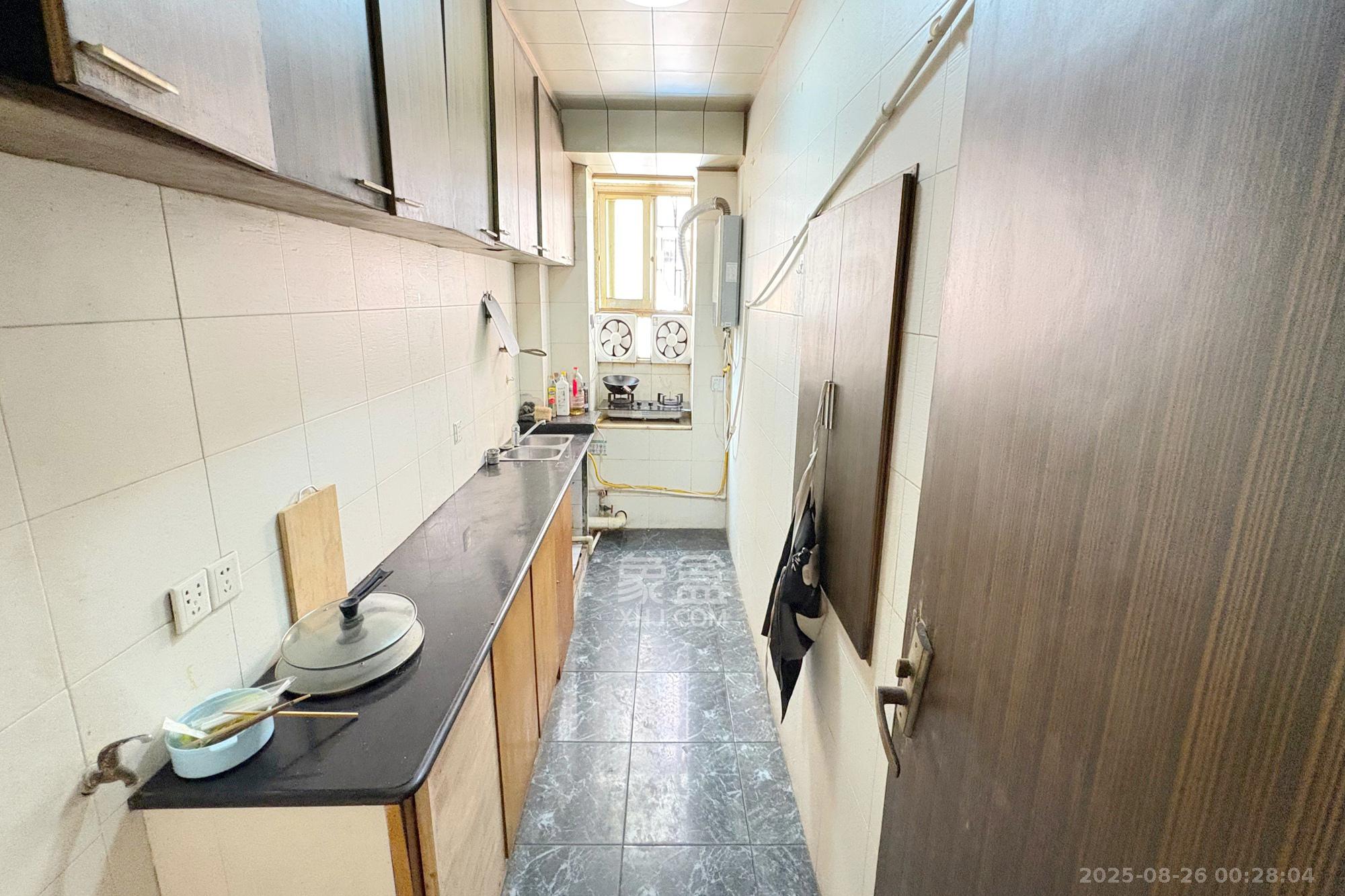 戥子桥散盘  3室1厅1卫    68.0万 戥子桥散盘  3室1厅1卫    68.0万厨房