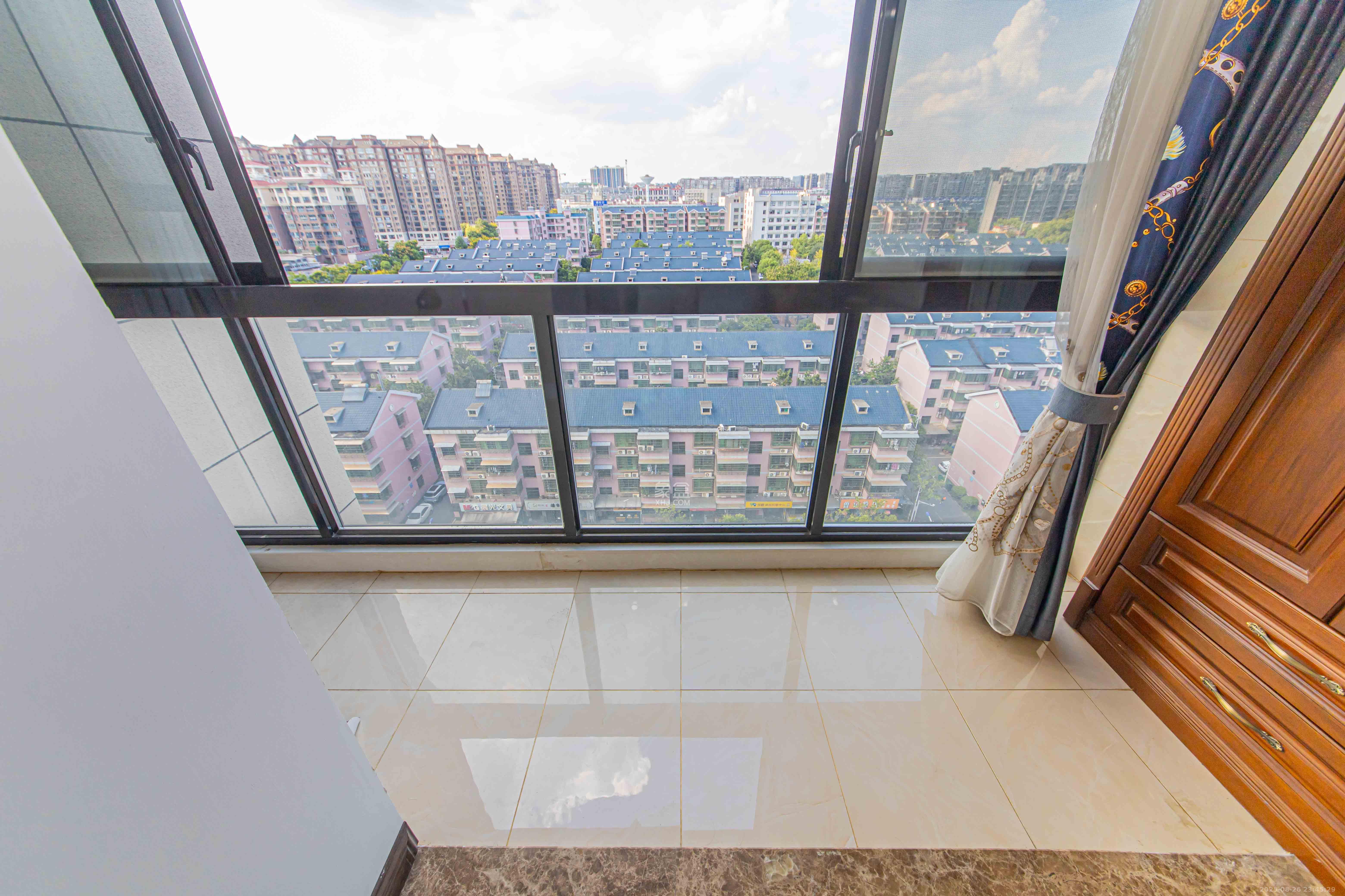 鑫远玲珑  3室2厅2卫    145.0万阳台