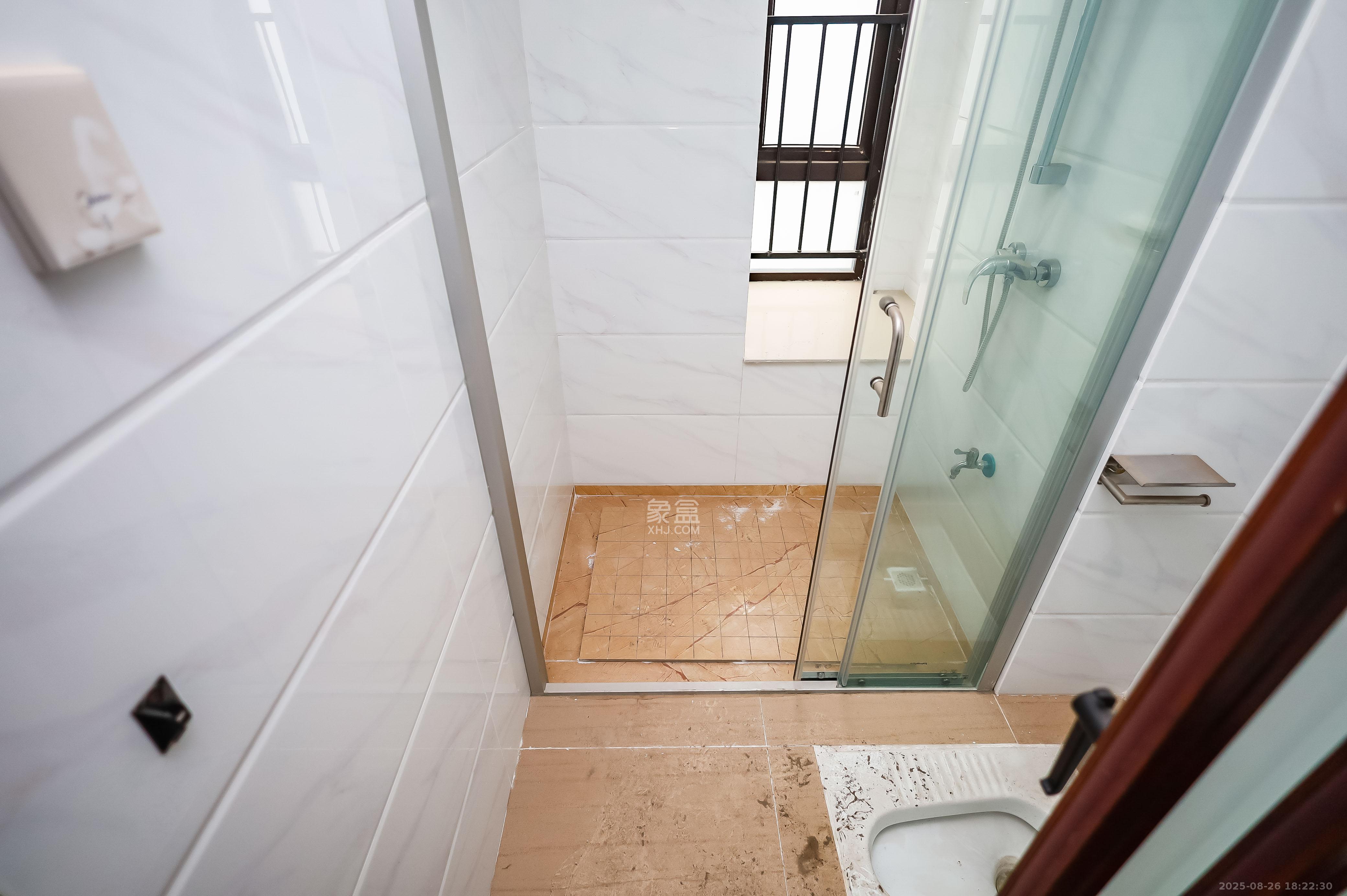 碧桂园荟隽棠  4室2厅2卫    126.0万卫生间