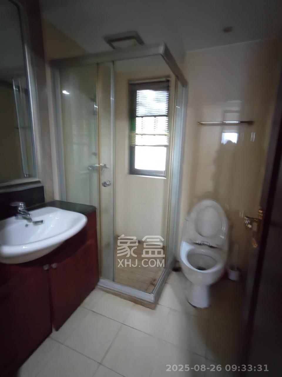 恒大城 3室2厅2卫 2200.0元/月 恒大城 3室2厅2卫 2200.0元/月室内图