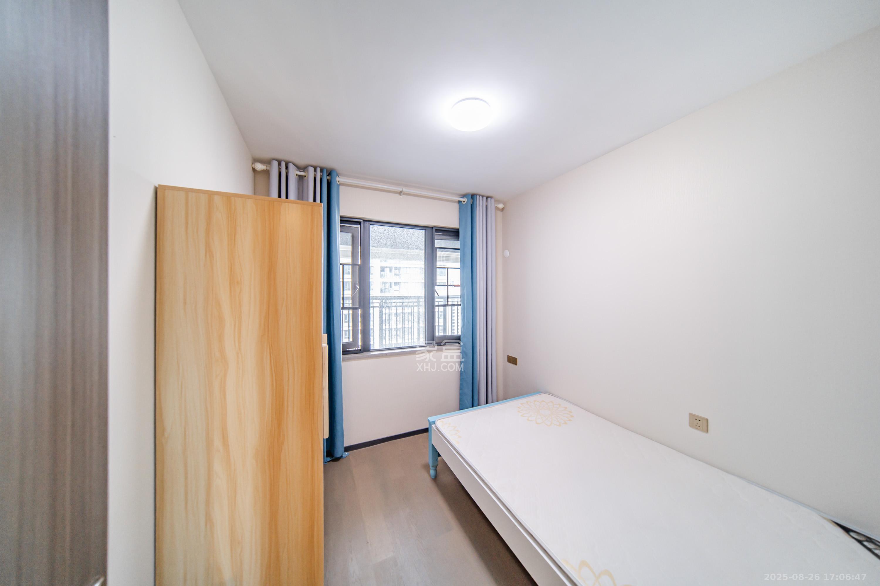 中海阅麓山二期 3室2厅2卫 132.0万 中海阅麓山二期 3室2厅2卫 132.0万卧室