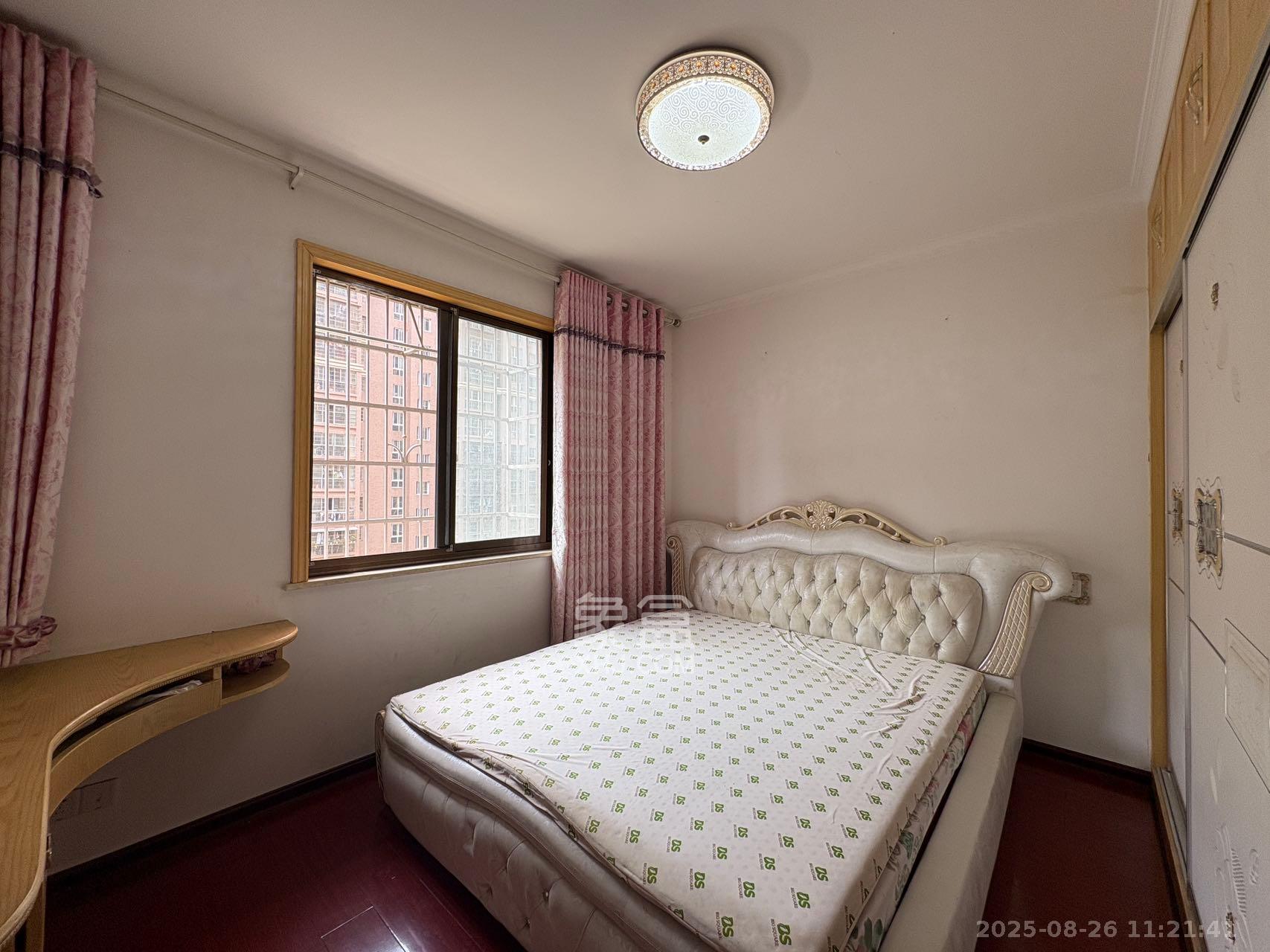 泊林晶城 3室2厅1卫 2200.0元/月 泊林晶城 3室2厅1卫 2200.0元/月室内图