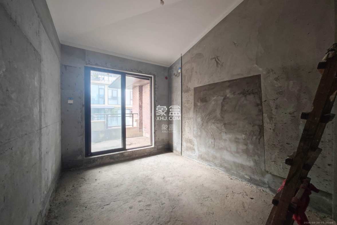 保利城(中航城国际社区、郡原美村) 5室2厅5卫 530.0万 保利城(中航城国际社区、郡原美村) 5室2厅5卫 530.0万卧室