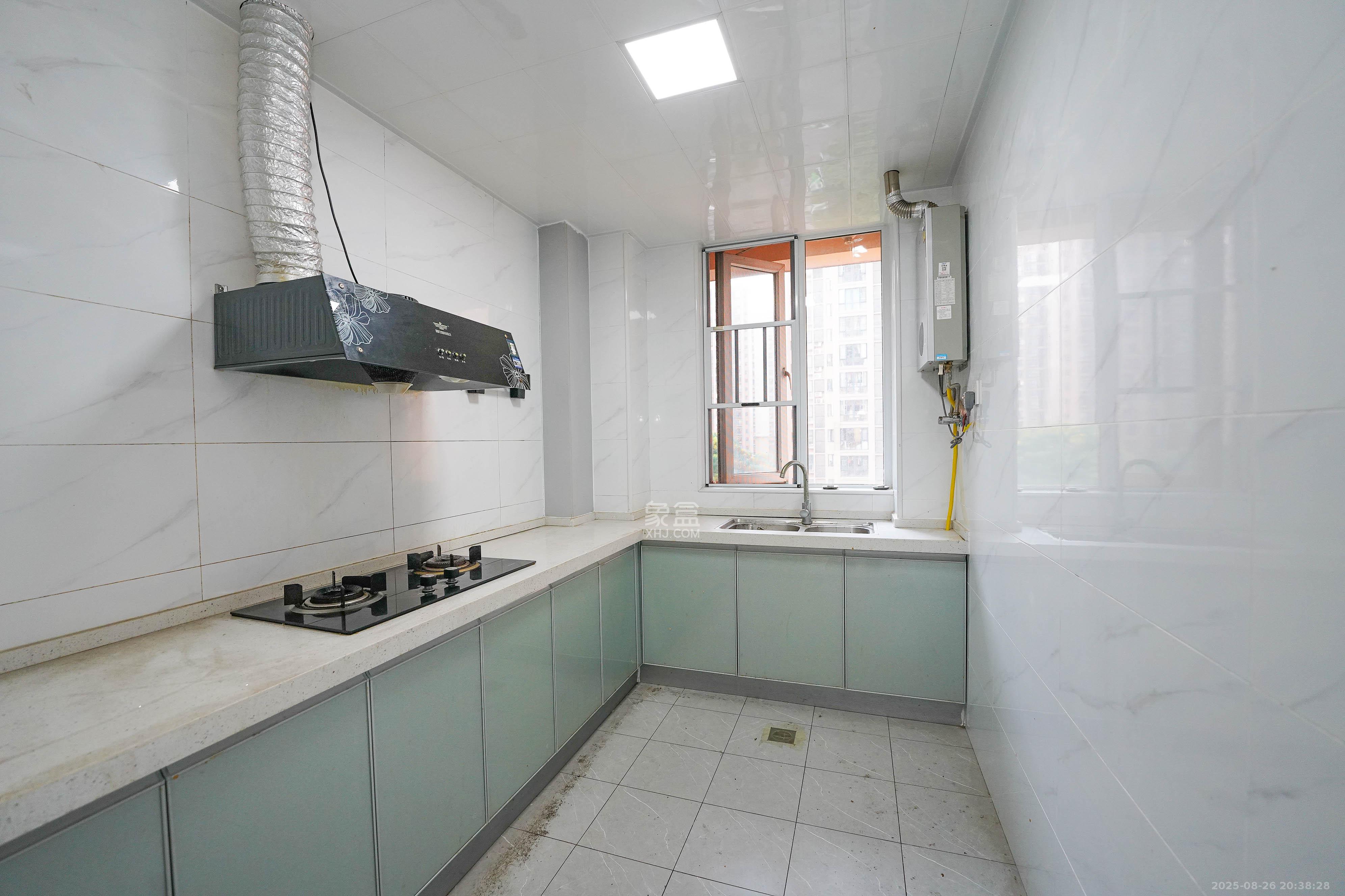 丽发新城  2室2厅1卫    58.0万 丽发新城  2室2厅1卫    58.0万厨房