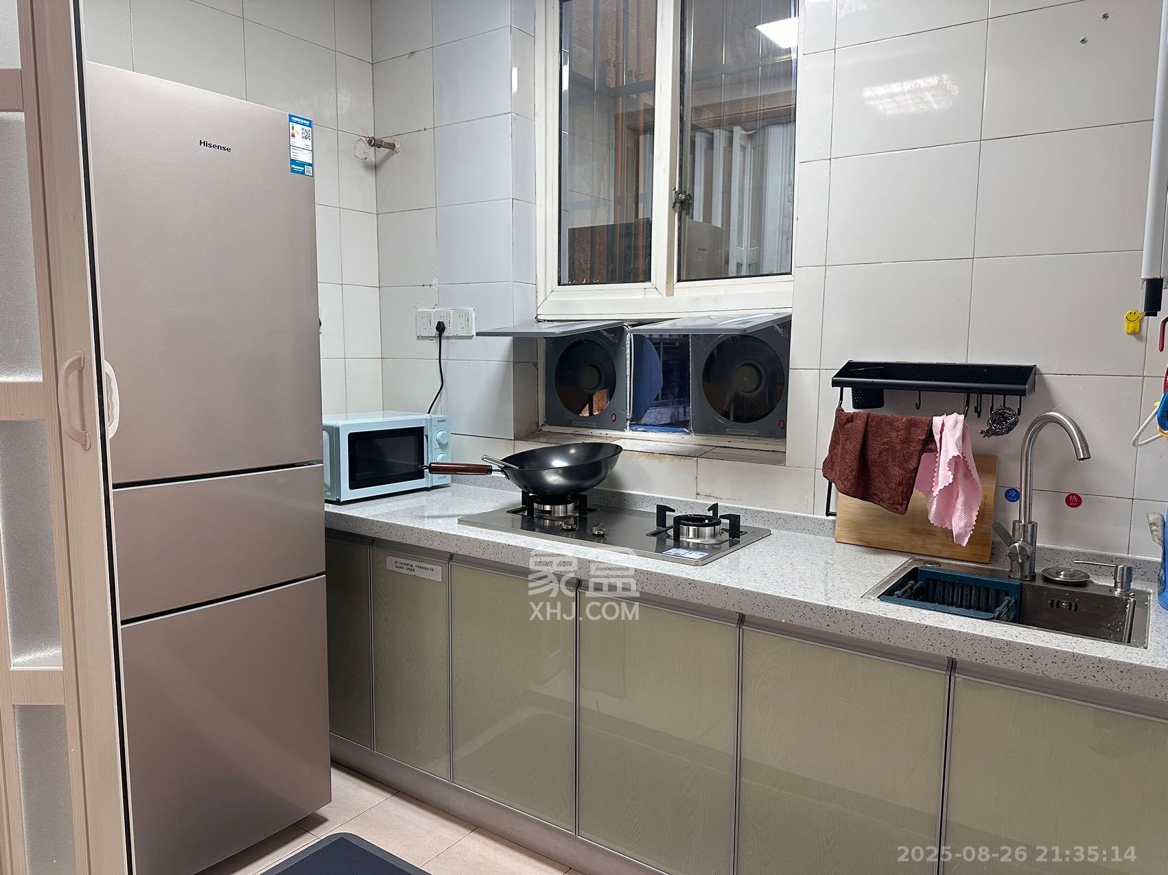 御景龙城 1室1厅1卫 1300.0元/月 御景龙城 1室1厅1卫 1300.0元/月室内图