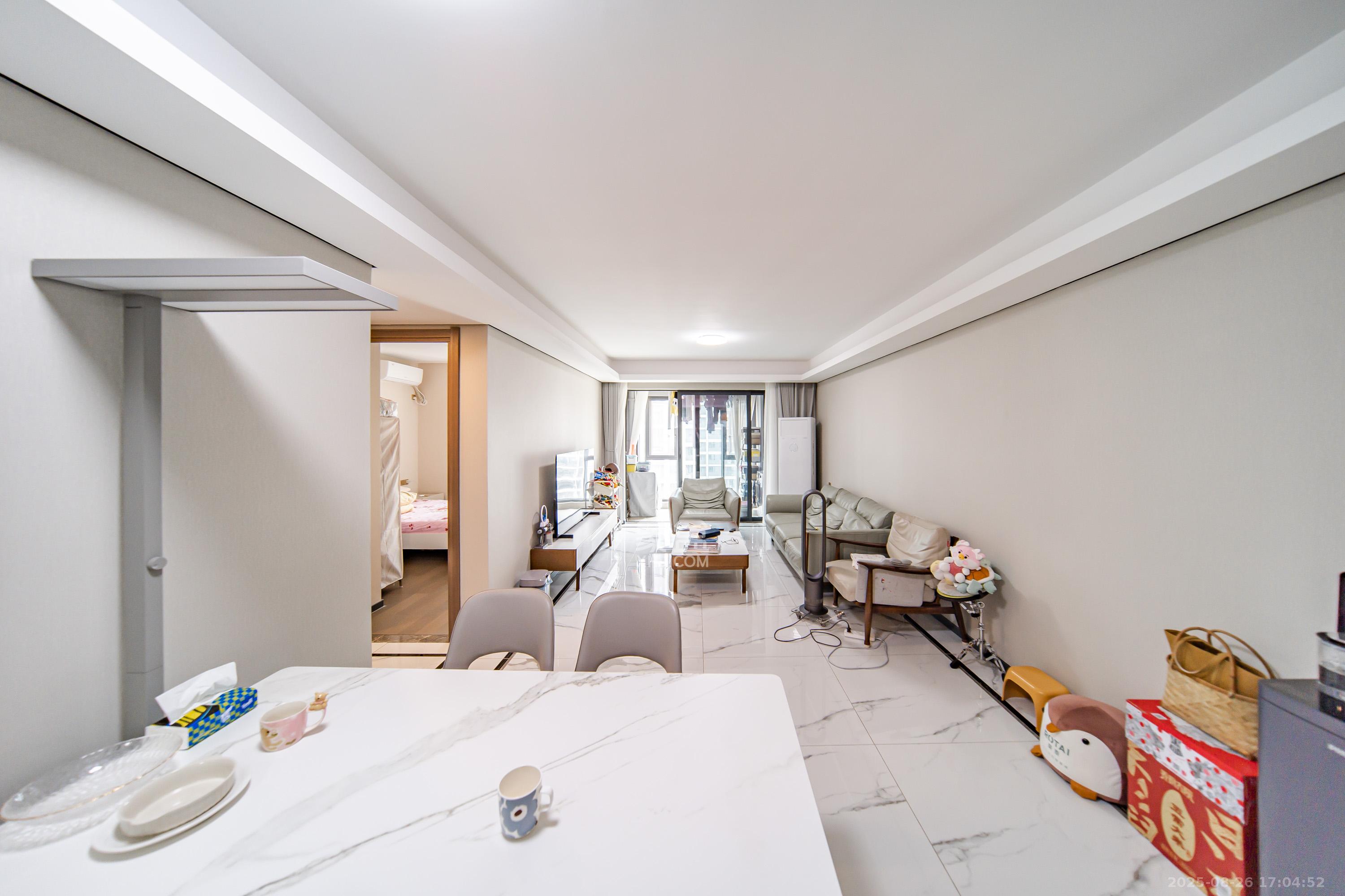 中海阅麓山一期  3室2厅2卫    133.0万