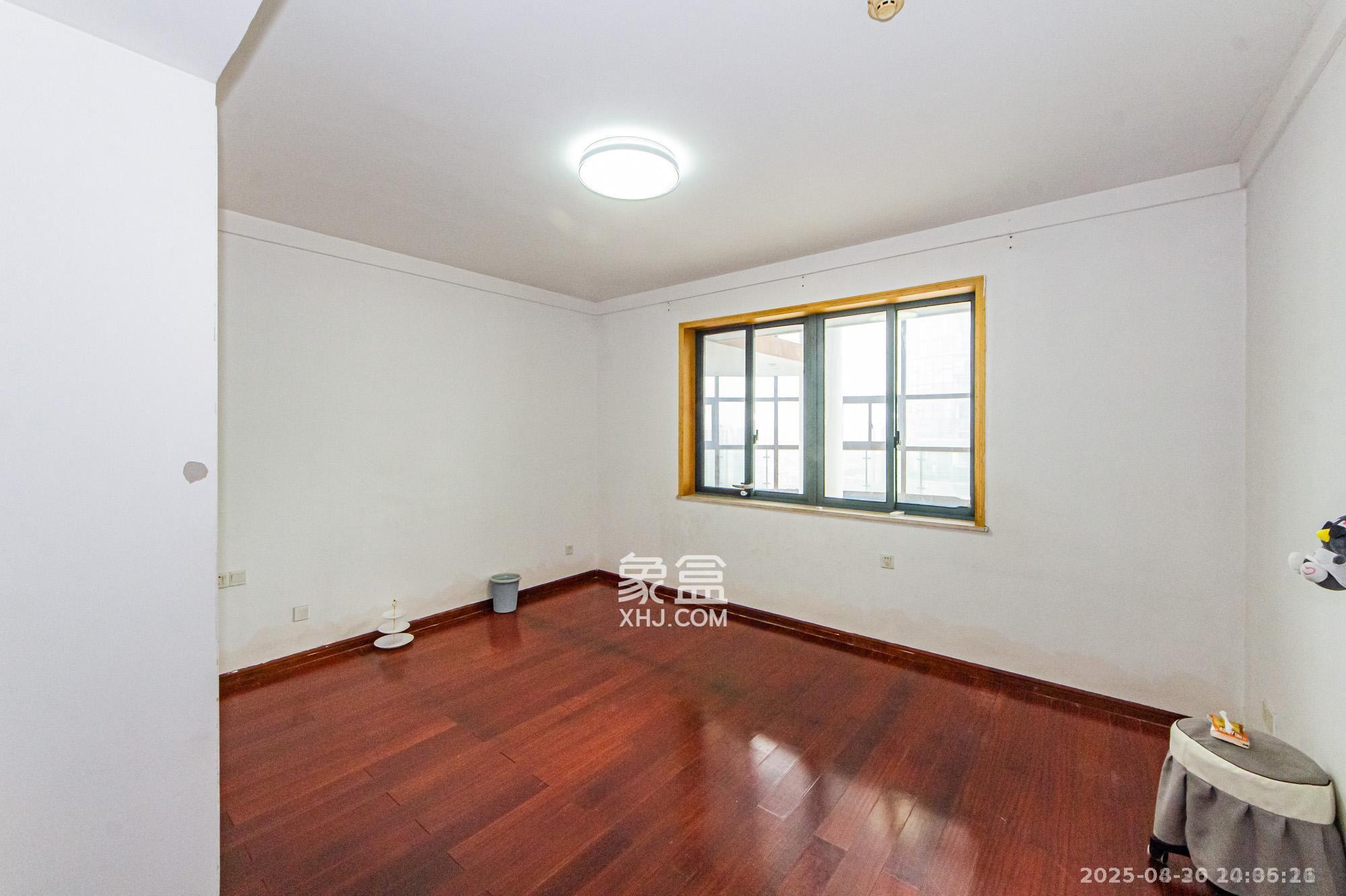 湘江世纪城富湾国际  5室2厅2卫    6000.0元/月 湘江世纪城富湾国际  5室2厅2卫    6000.0元/月室内图