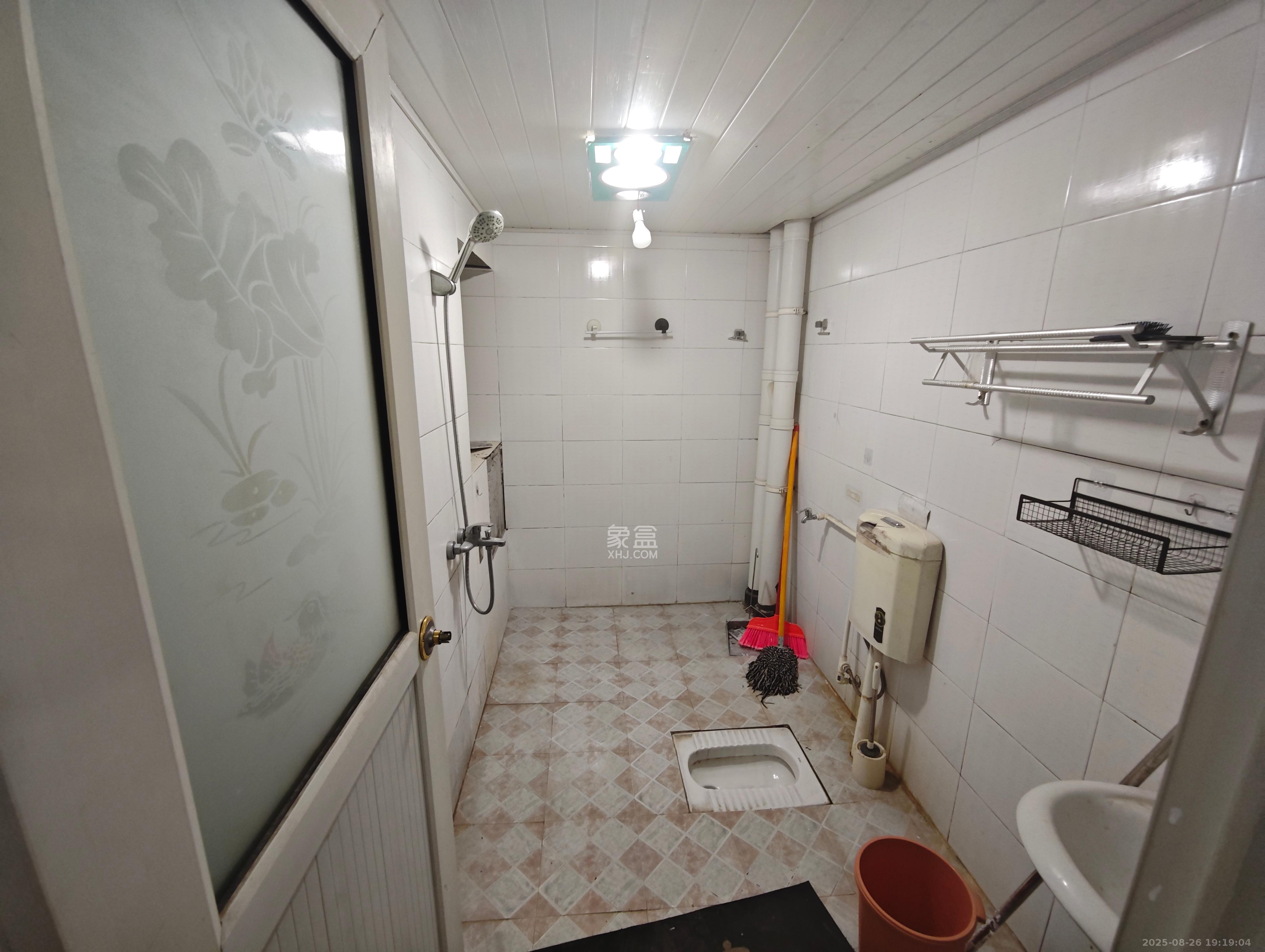 高信向日葵 2室2厅1卫 1800.0元/月 高信向日葵 2室2厅1卫 1800.0元/月室内图