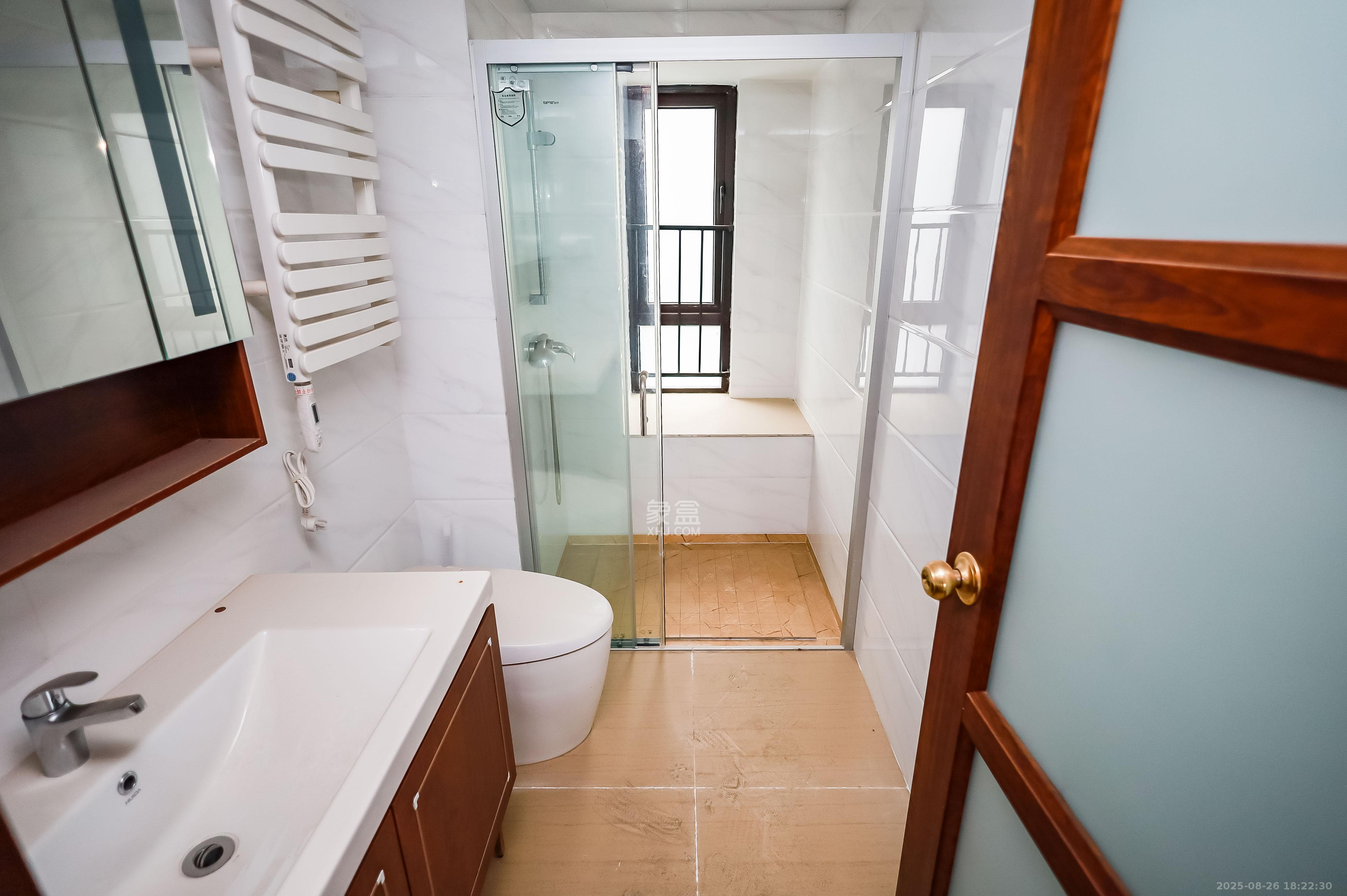 碧桂园荟隽棠  4室2厅2卫    126.0万卫生间