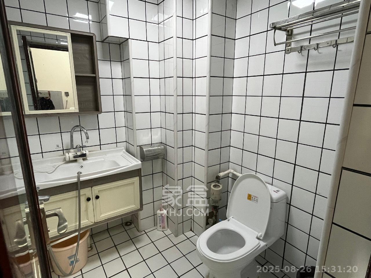 观湖公寓 1室1厅1卫 1600.0元/月 观湖公寓 1室1厅1卫 1600.0元/月室内图