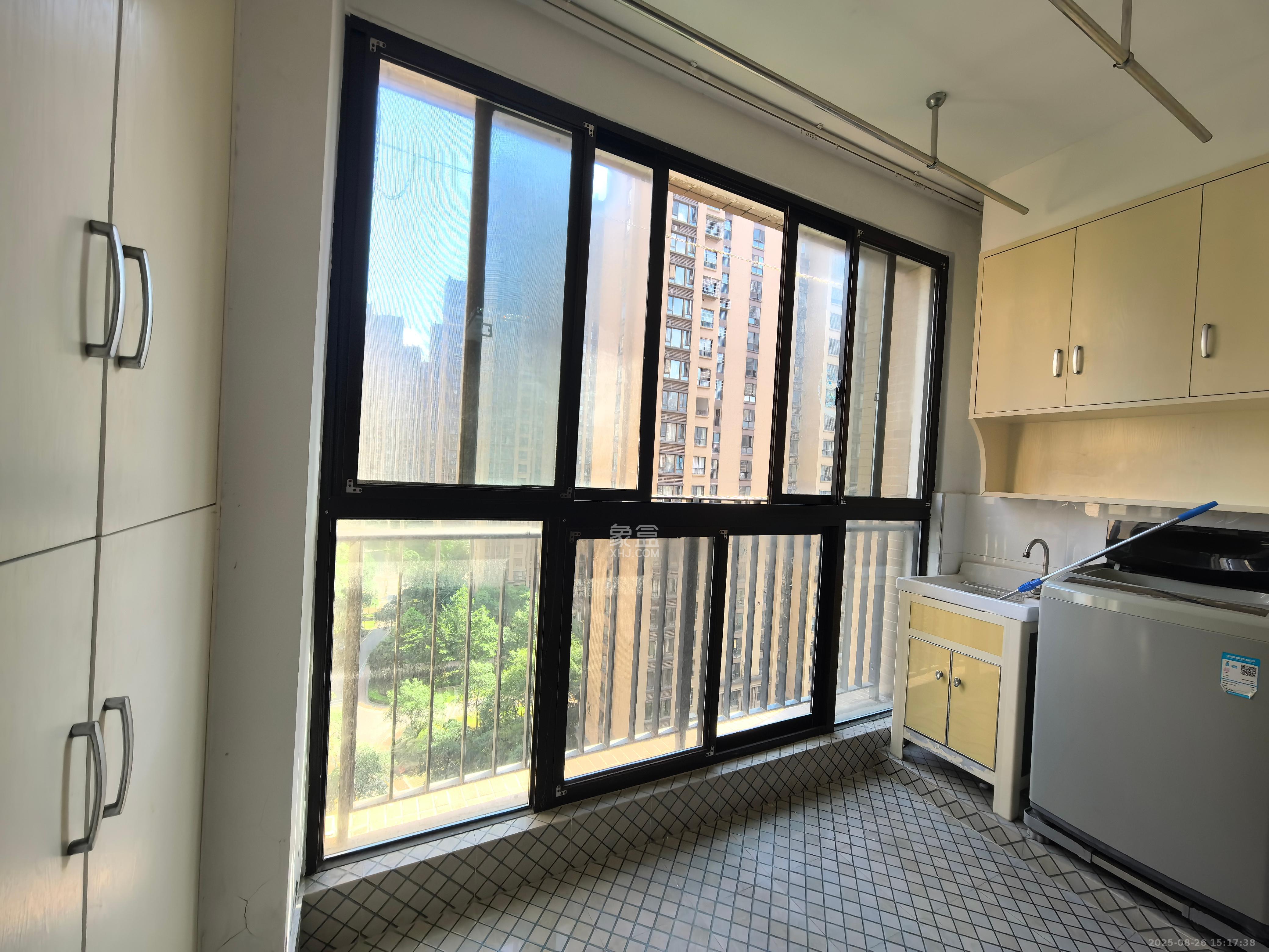 华润凤凰城三期  2室2厅1卫    2000.0元/月室内图