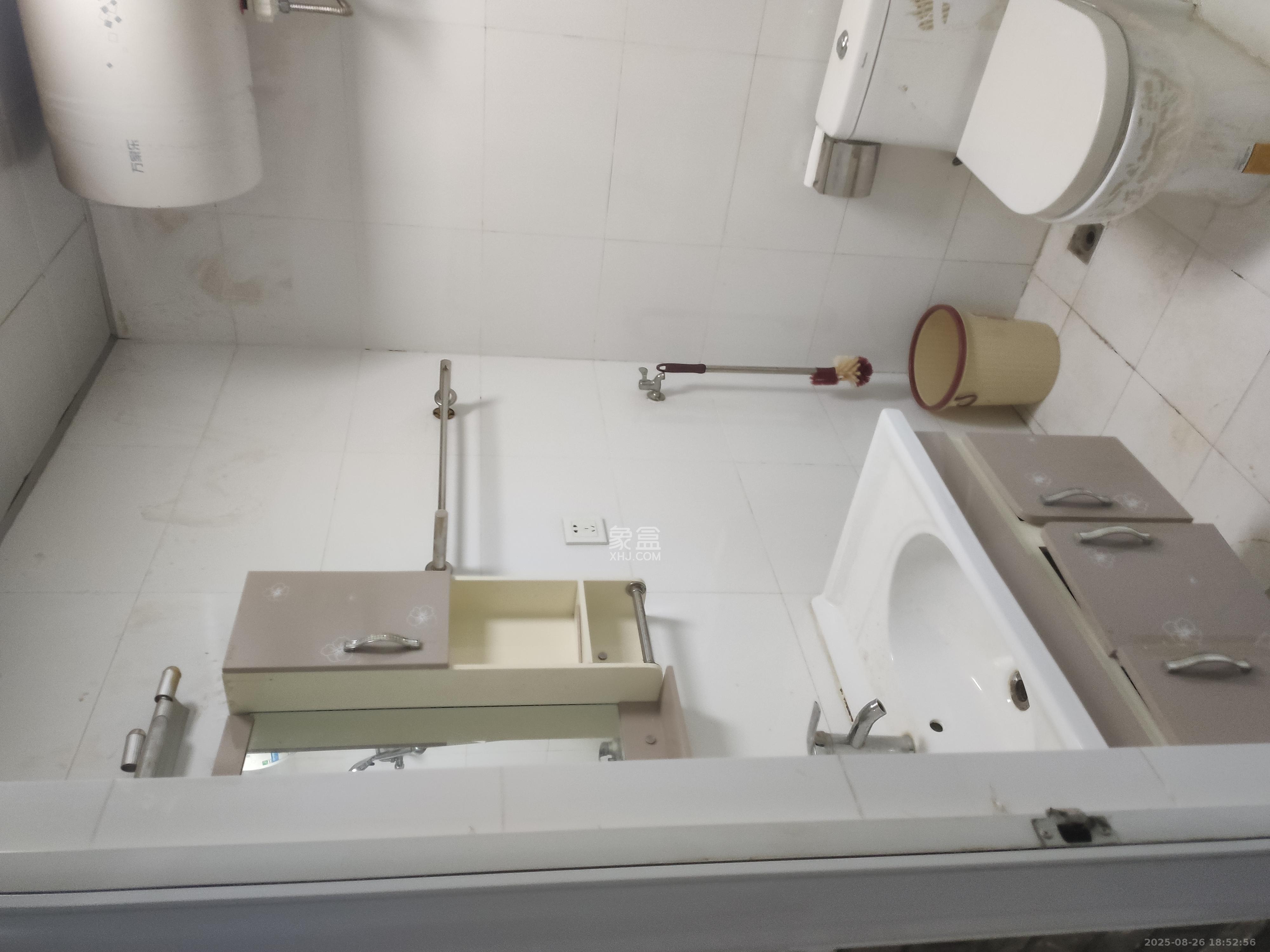 奥克斯广场 1室1厅1卫 1600.0元/月 奥克斯广场 1室1厅1卫 1600.0元/月室内图