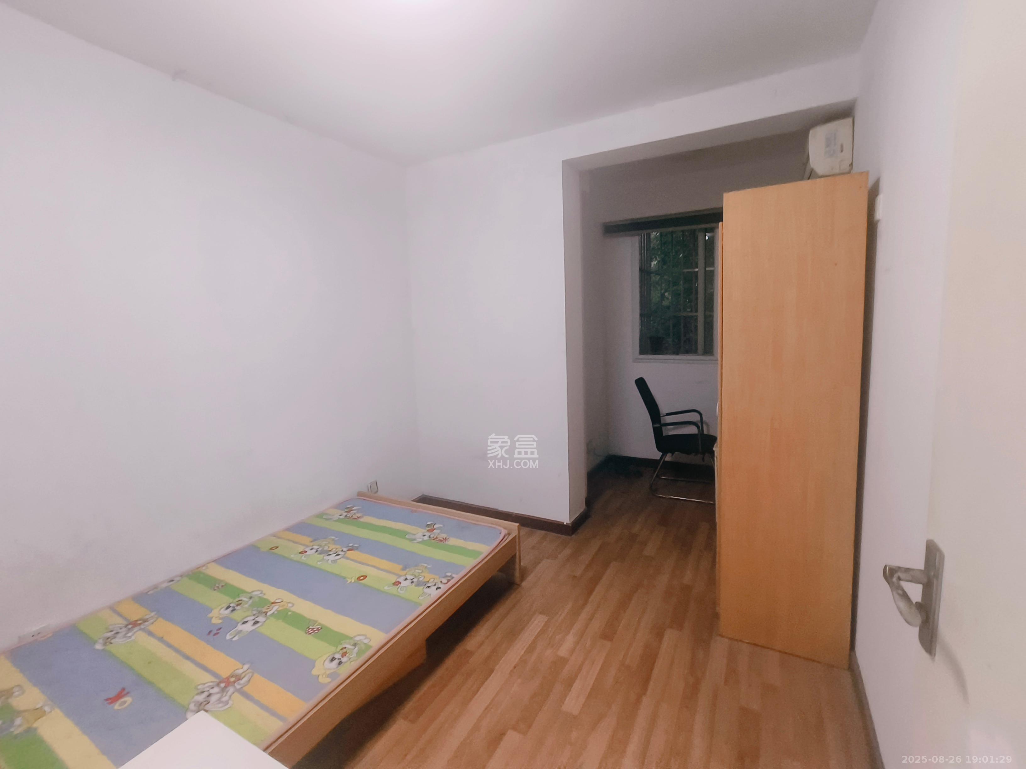 恩瑞麓山名园(龙王港小区)  3室2厅2卫    2900.0元/月 恩瑞麓山名园(龙王港小区)  3室2厅2卫    2900.0元/月室内图