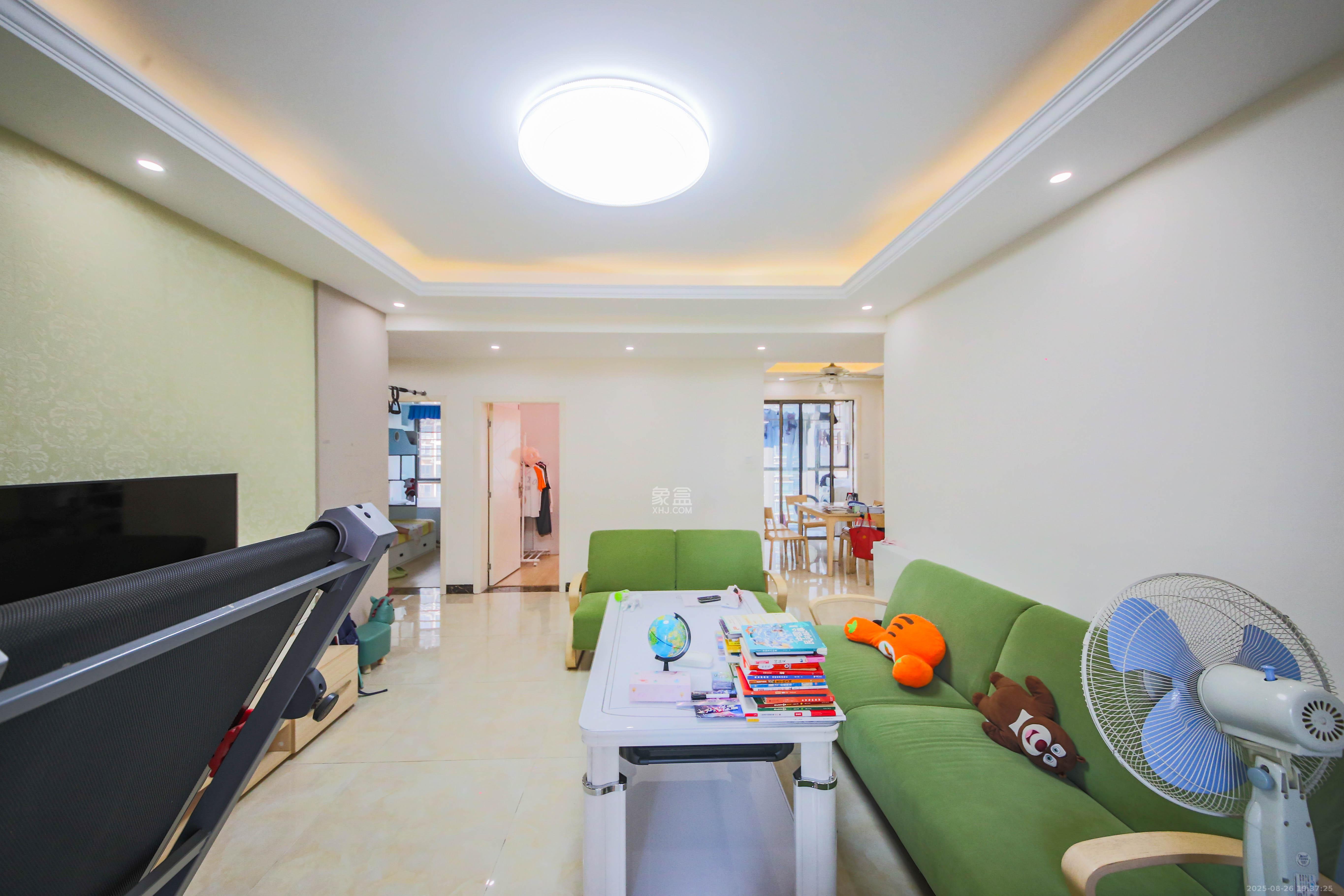 富兴嘉城(富兴汇中央)  3室2厅2卫    125.0万 富兴嘉城(富兴汇中央)  3室2厅2卫    125.0万客厅