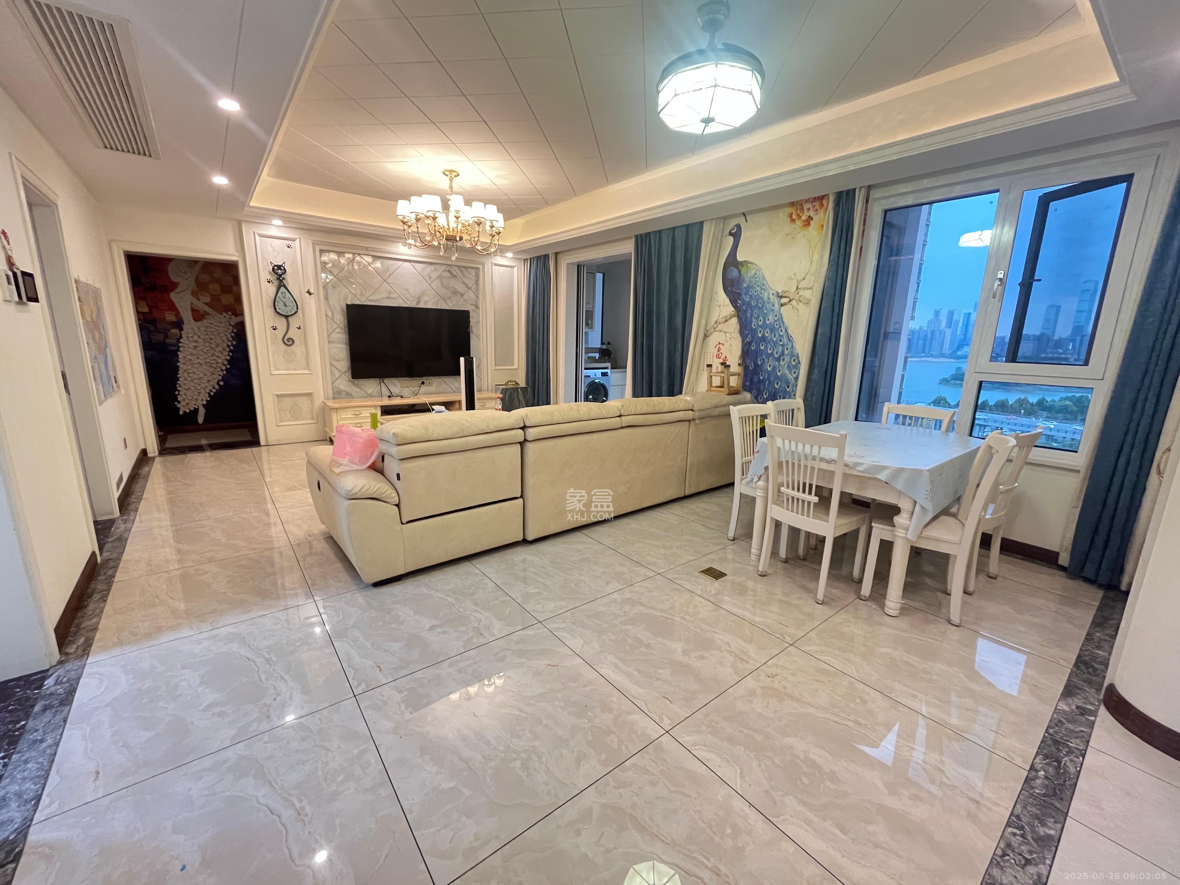 世茂外滩里(世茂铂翠湾三期)  4室2厅2卫    5000.0元/月 世茂外滩里(世茂铂翠湾三期)  4室2厅2卫    5000.0元/月