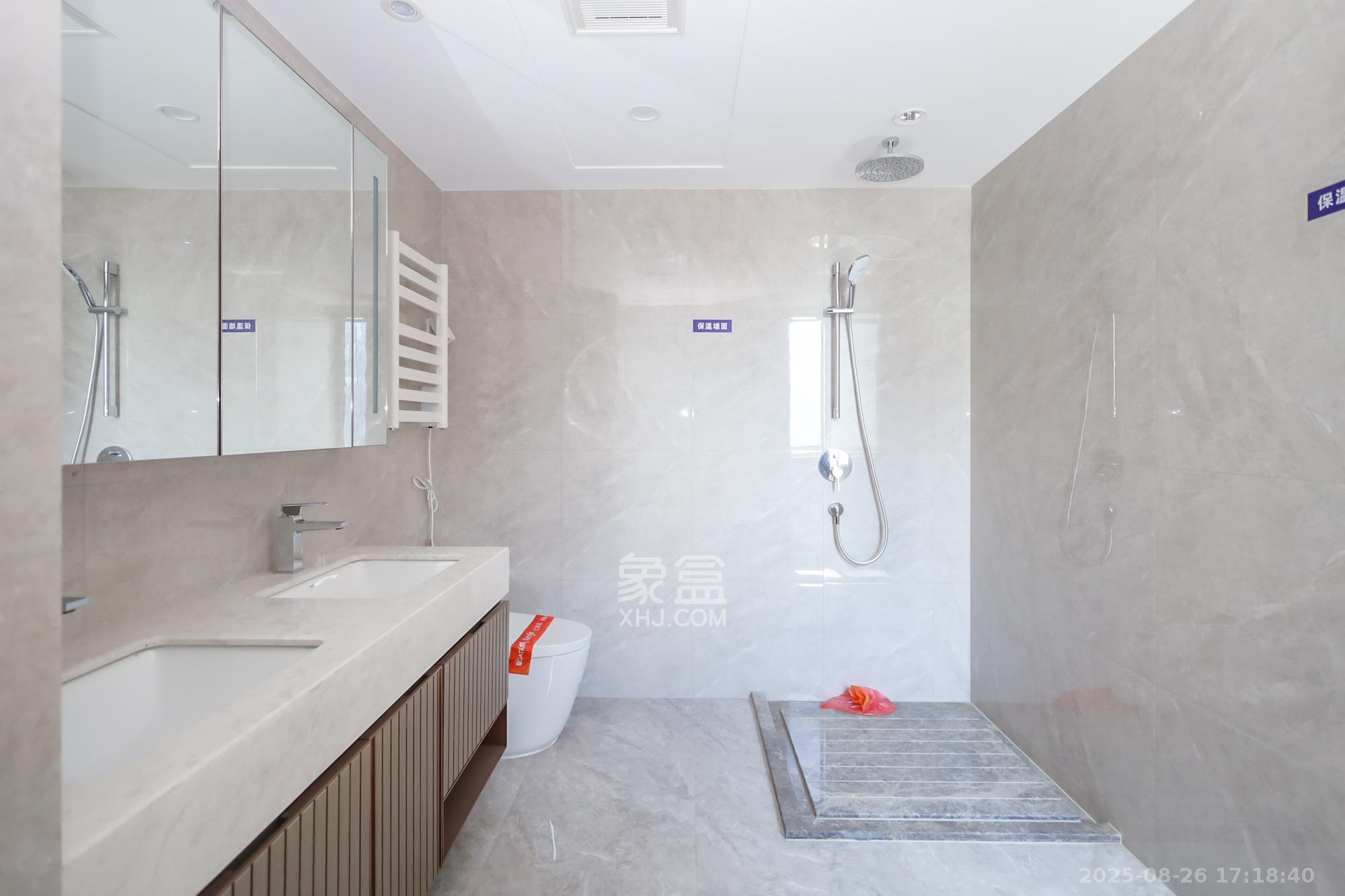 滨江府1913  4室2厅2卫    458.0万卫生间