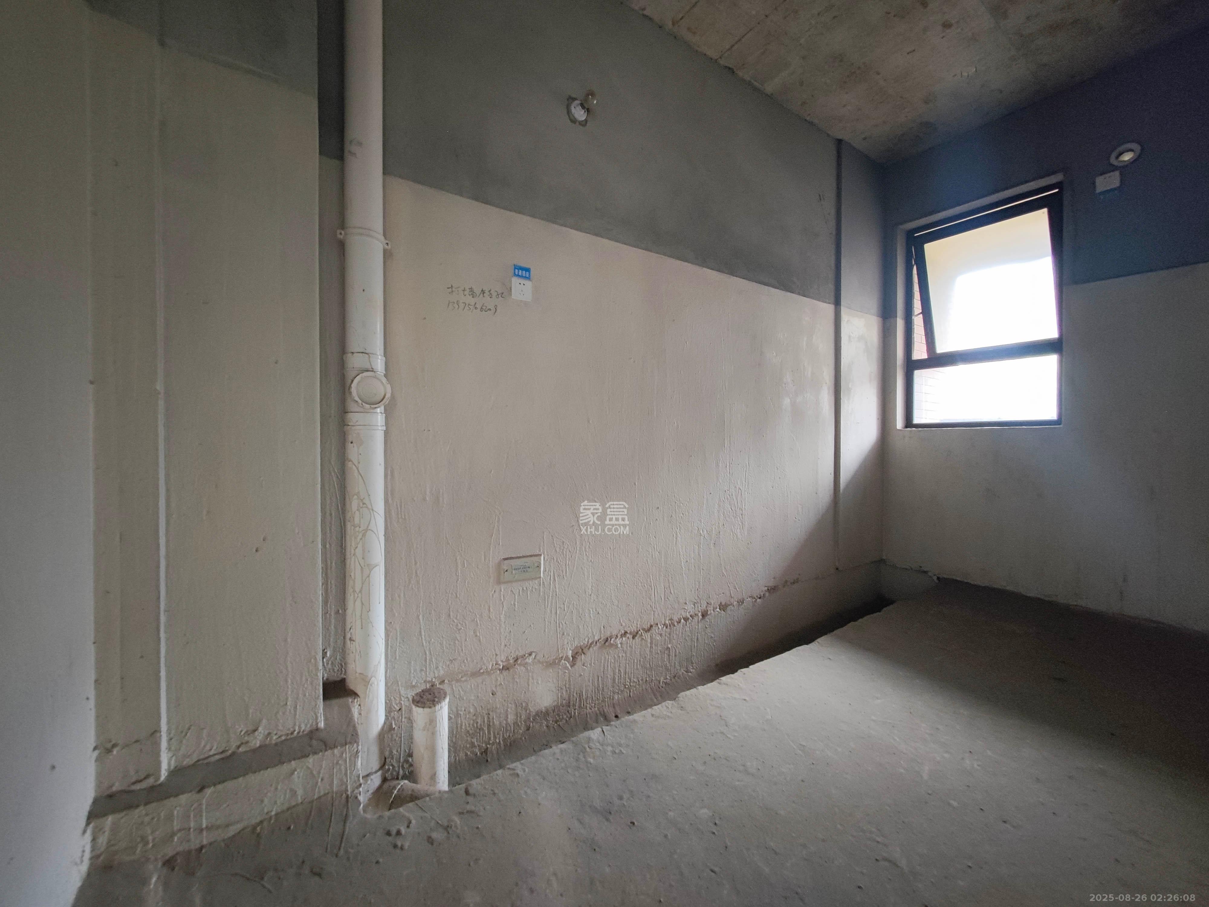 保利城(中航城国际社区、郡原美村) 5室2厅5卫 530.0万 保利城(中航城国际社区、郡原美村) 5室2厅5卫 530.0万卫生间