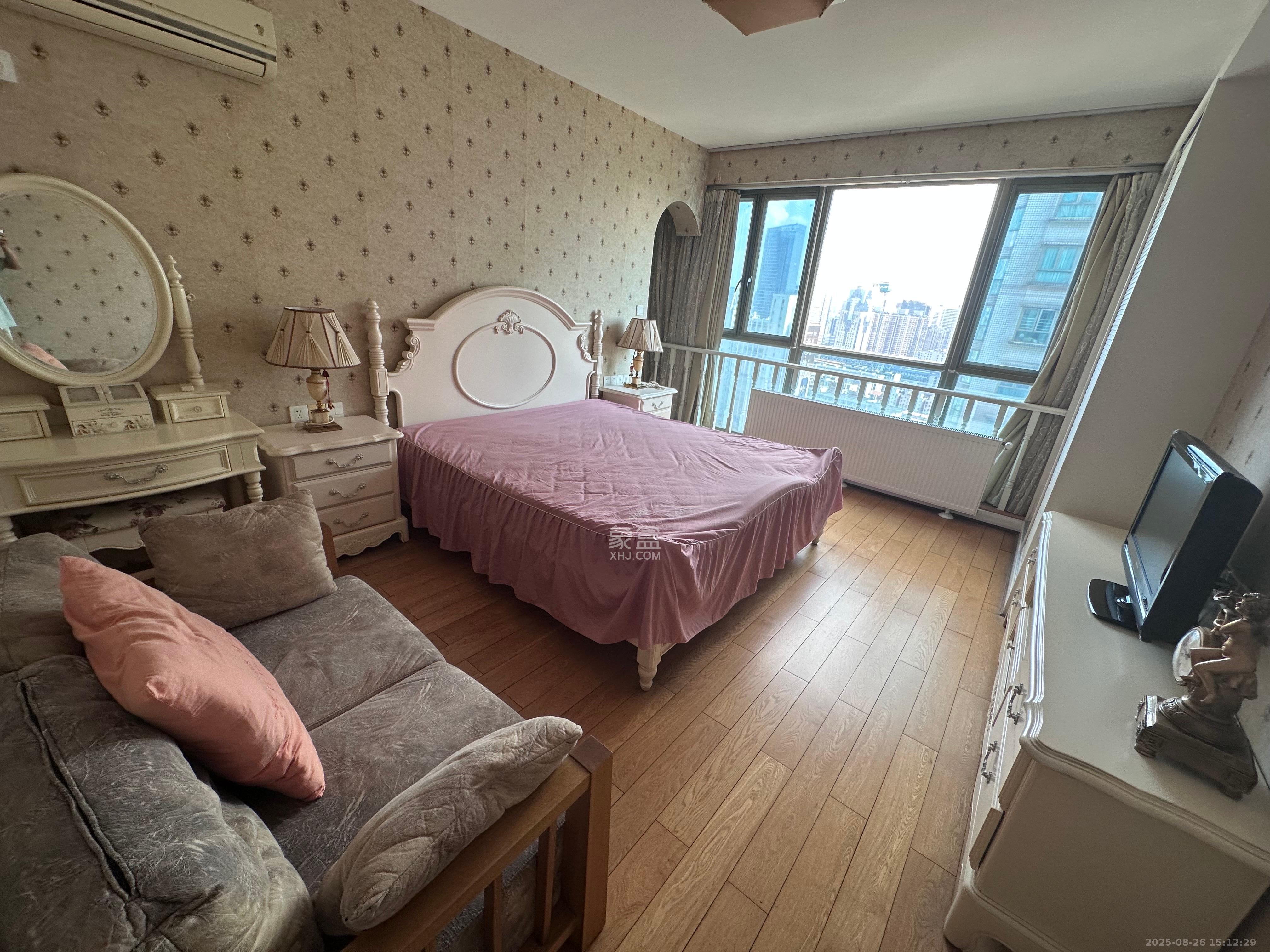 桐荫里社区  4室2厅2卫    5500.0元/月 桐荫里社区  4室2厅2卫    5500.0元/月室内图