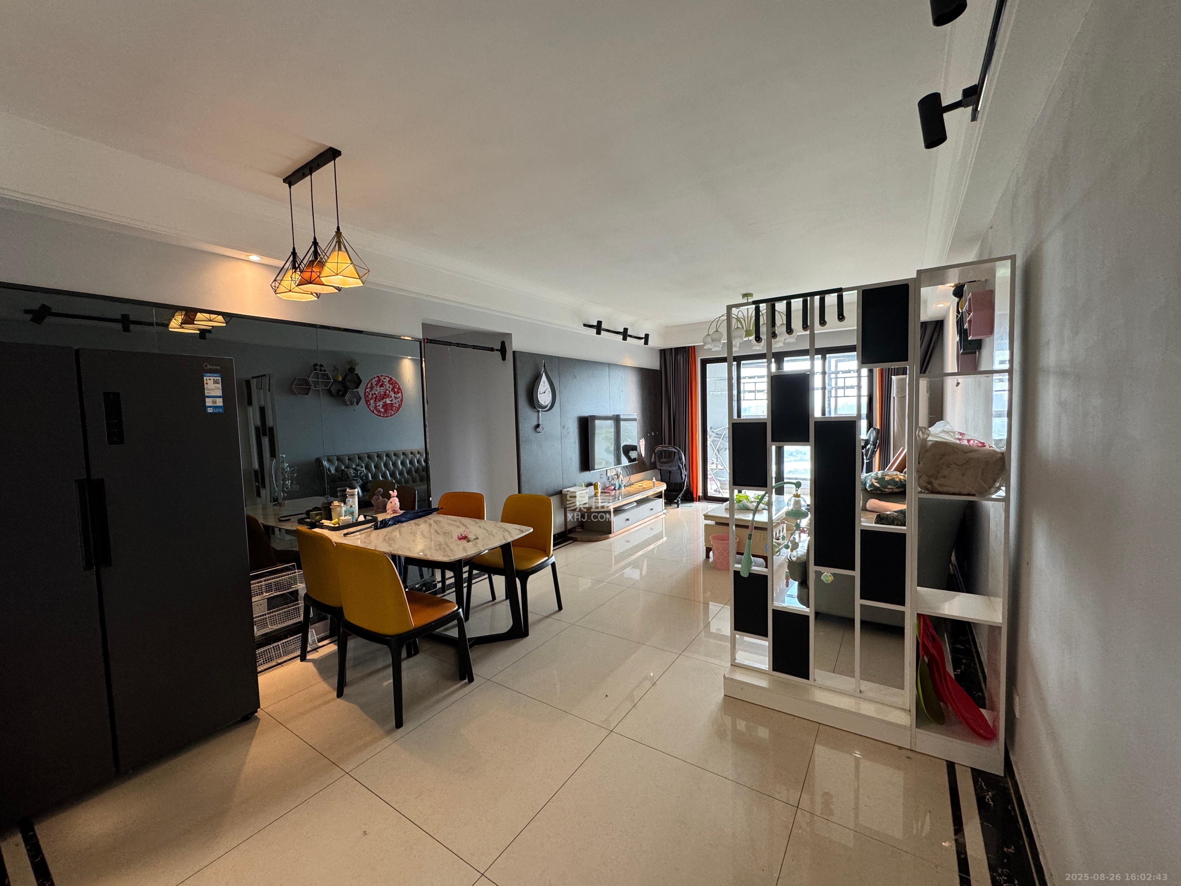 中海国际五期  3室2厅1卫    2500.0元/月 中海国际五期  3室2厅1卫    2500.0元/月室内图