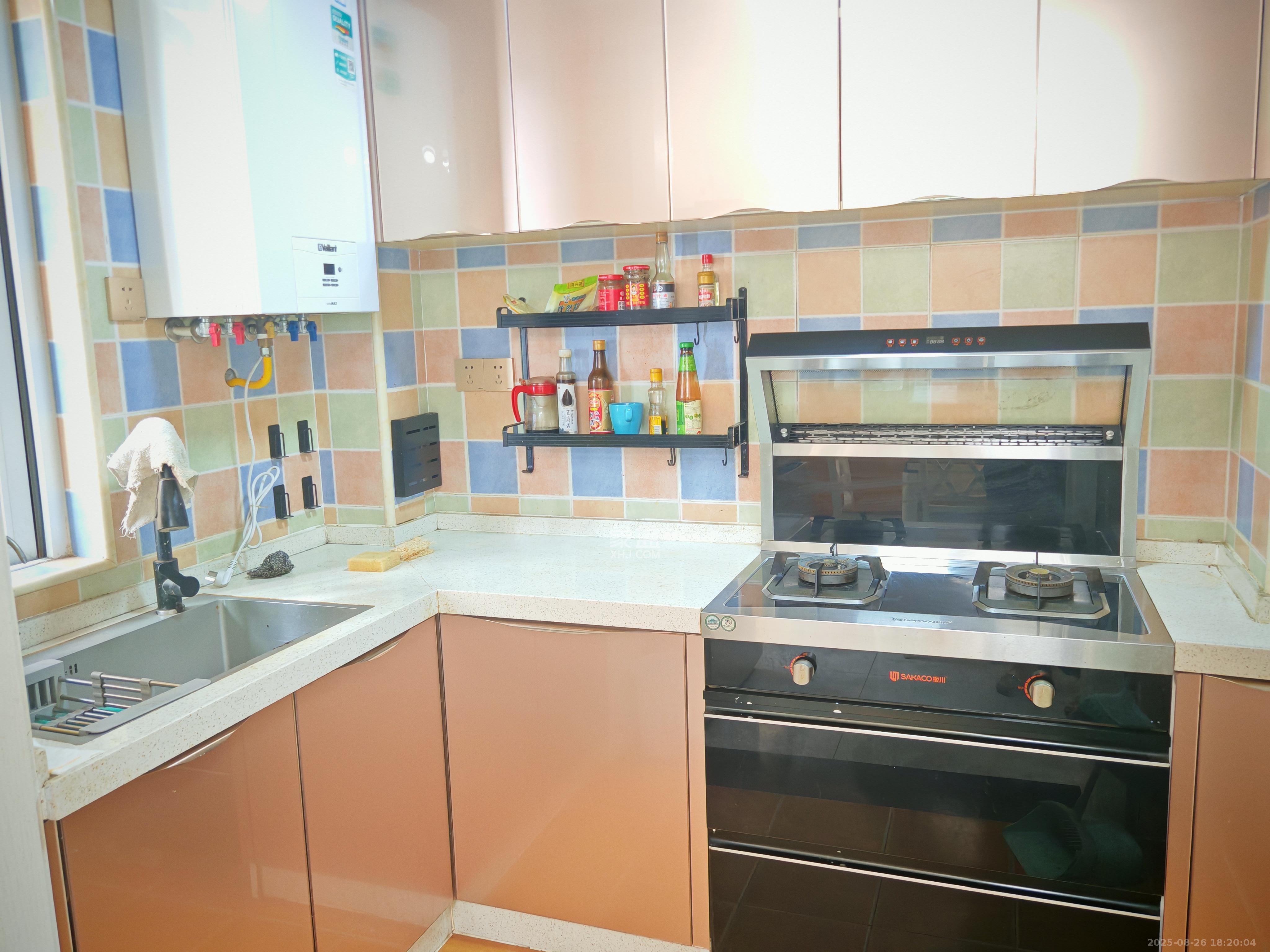 金科世界城  4室2厅2卫    2400.0元/月 金科世界城  4室2厅2卫    2400.0元/月室内图