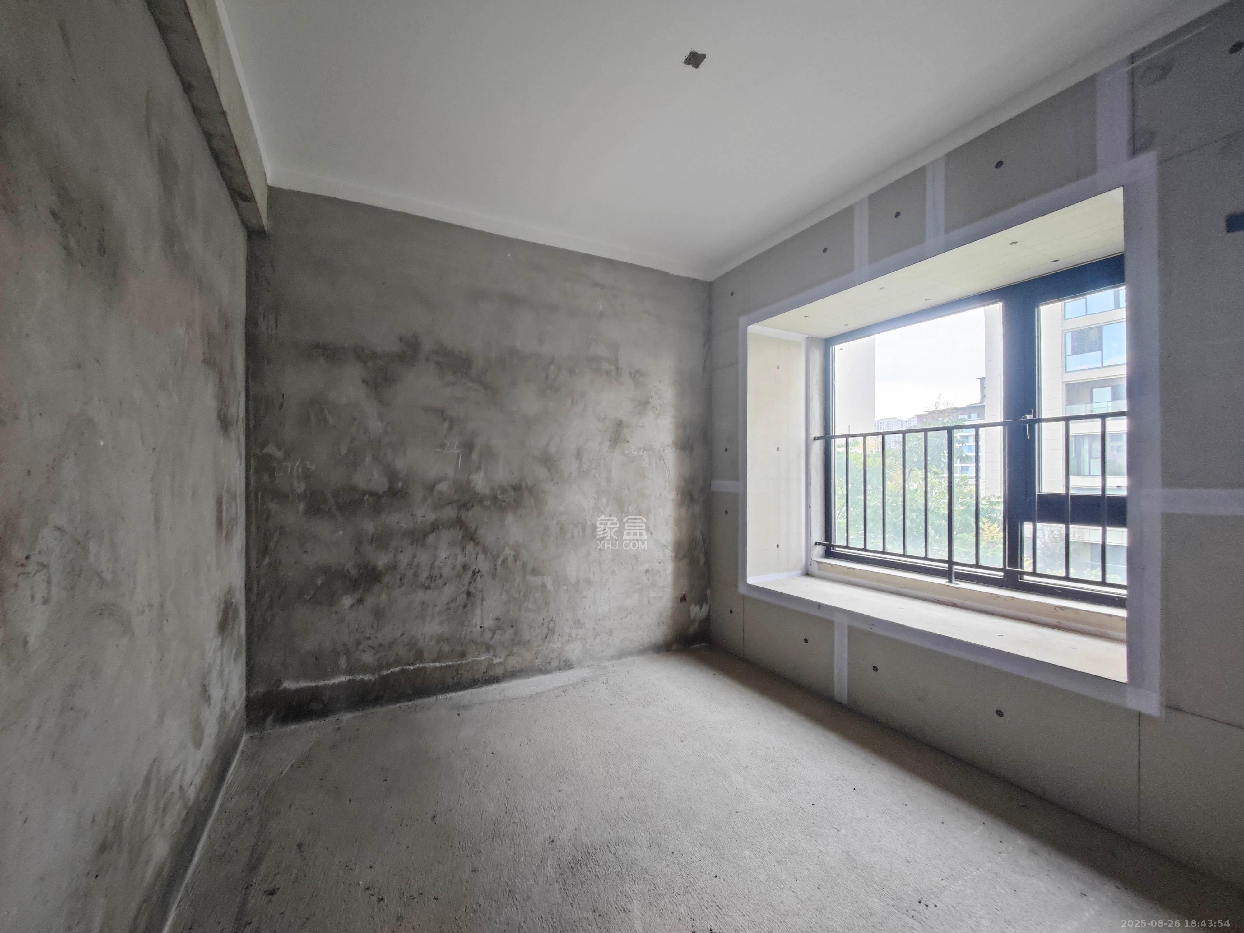 远洋红星天铂一期 4室2厅2卫 149.0万 远洋红星天铂一期 4室2厅2卫 149.0万卧室