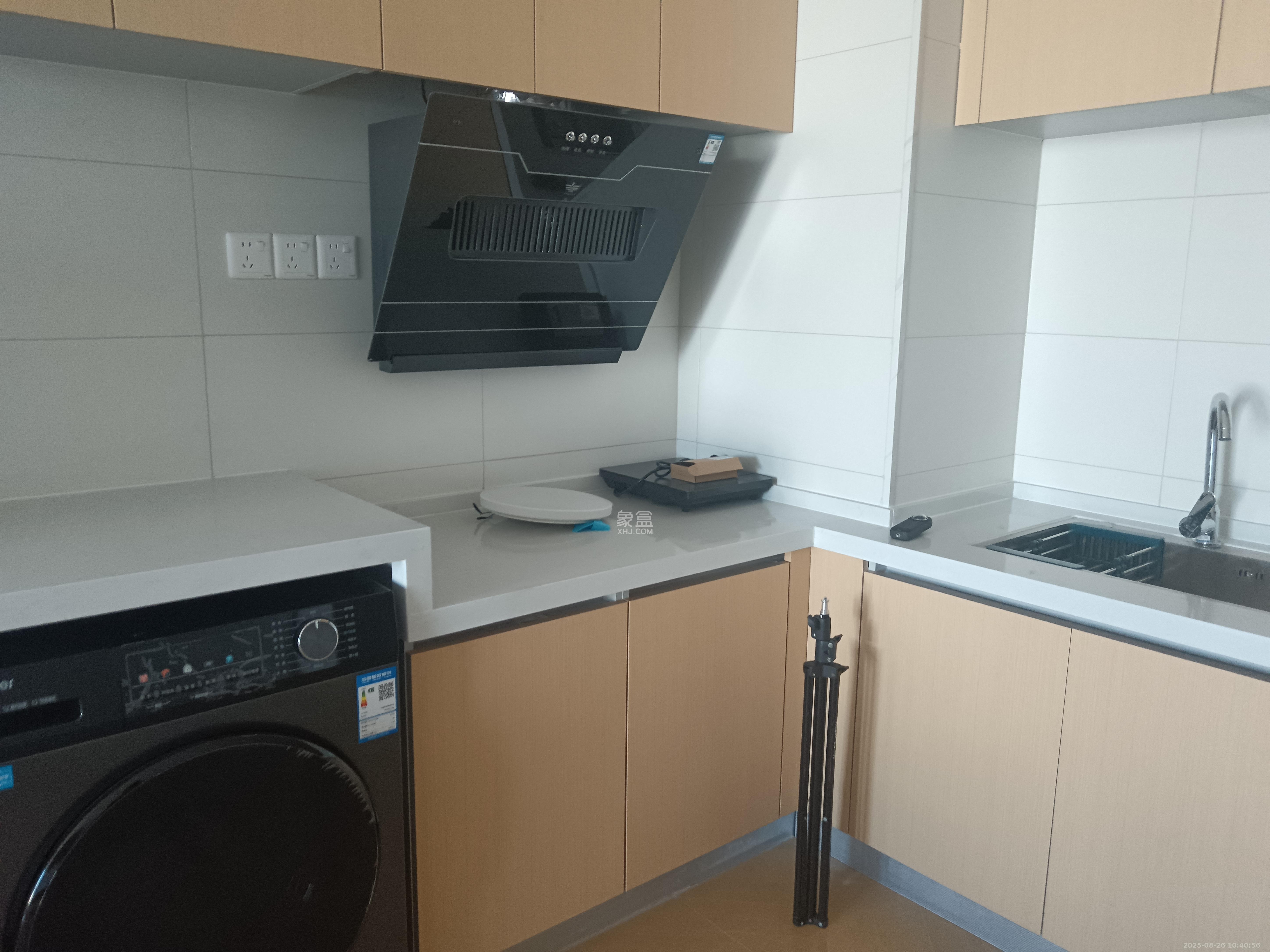 恒大誉府（融誉商业中心）  1室1厅1卫    1400.0元/月室内图