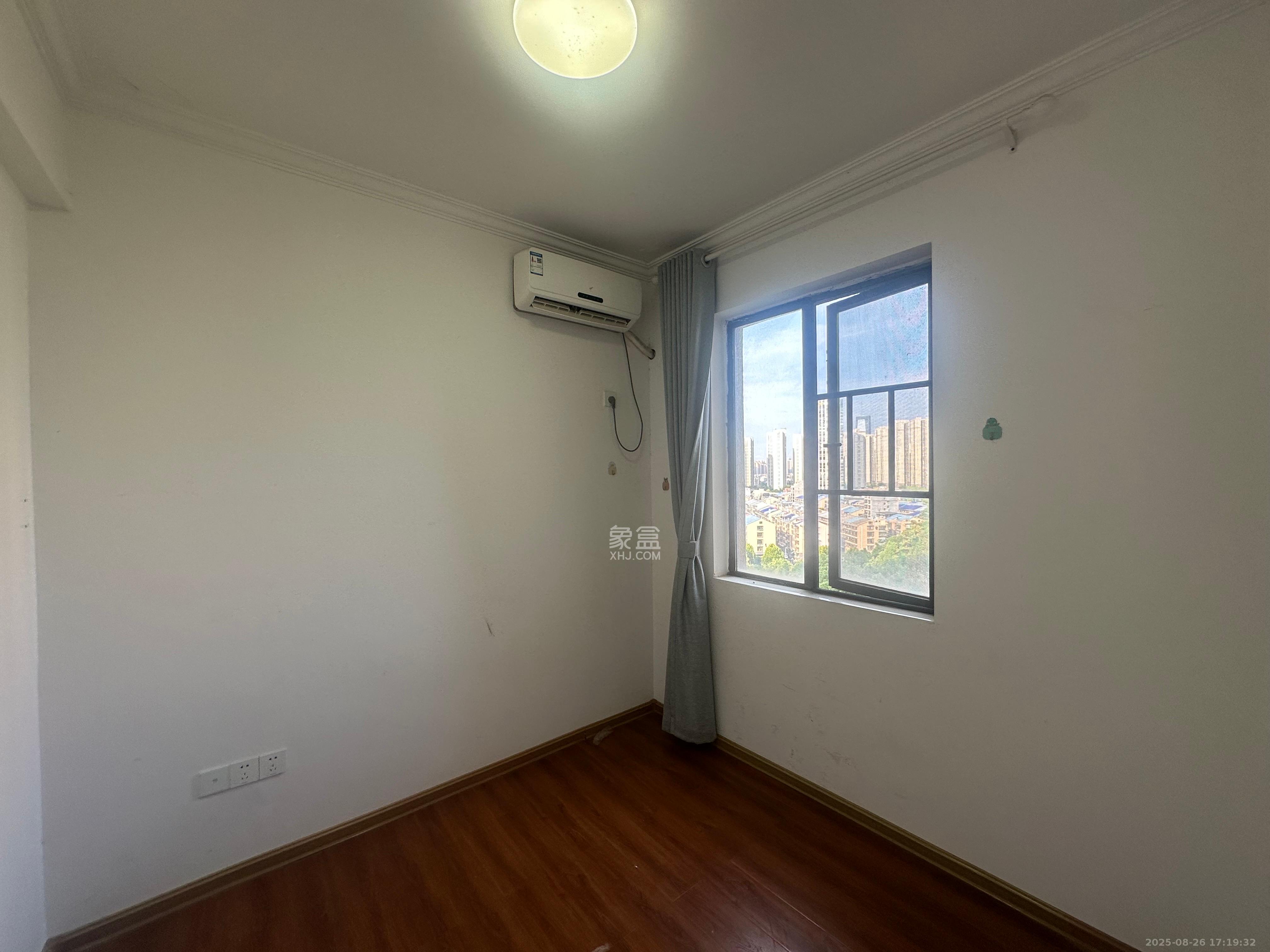 和泓梅溪四季  3室2厅2卫    2600.0元/月 和泓梅溪四季  3室2厅2卫    2600.0元/月室内图